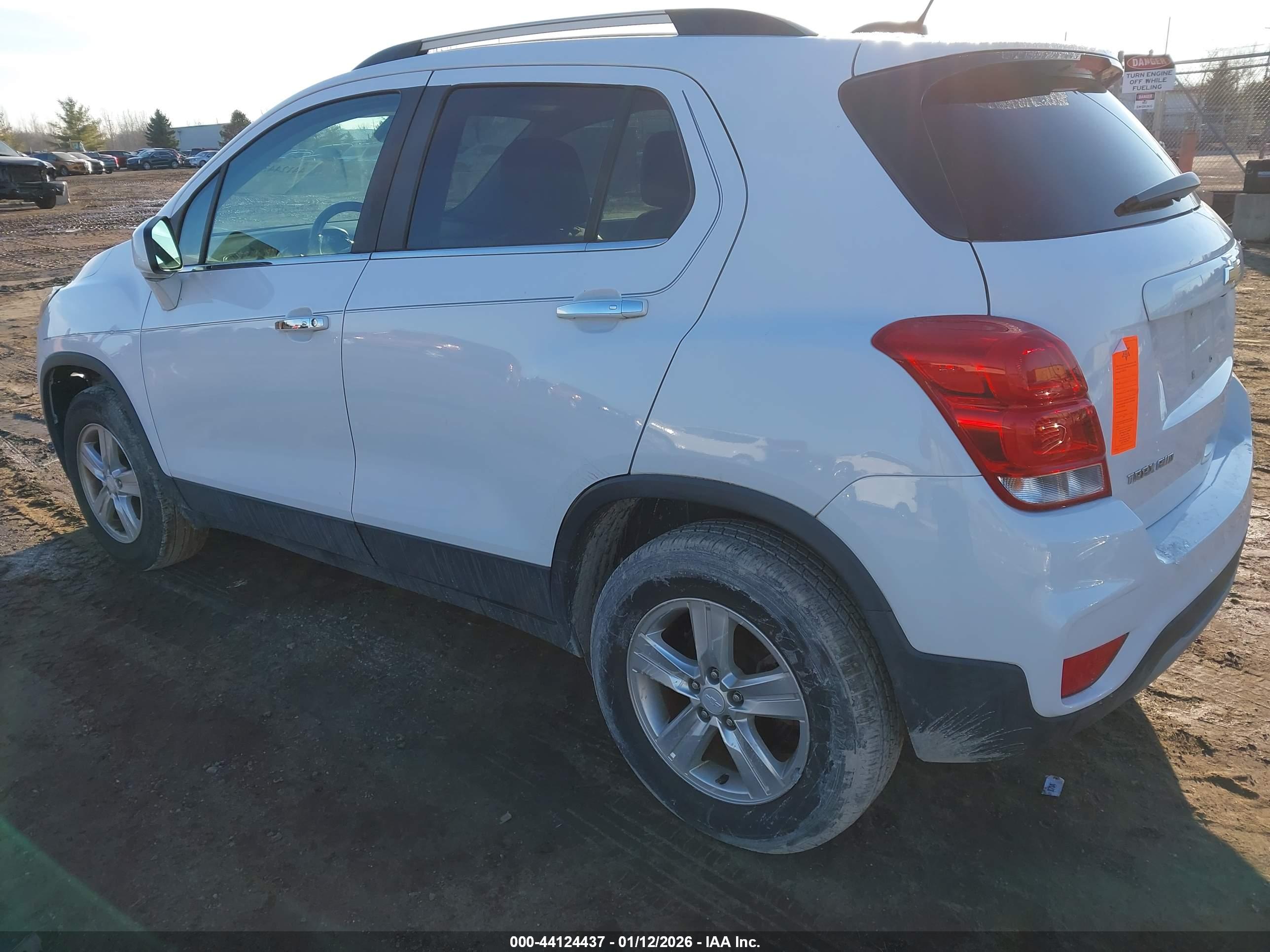CHEVROLET TRAX image 3