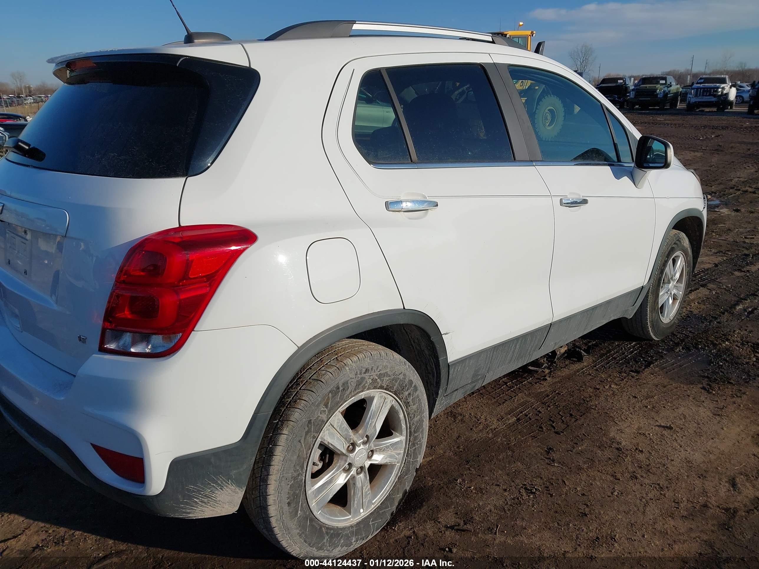 CHEVROLET TRAX image 4