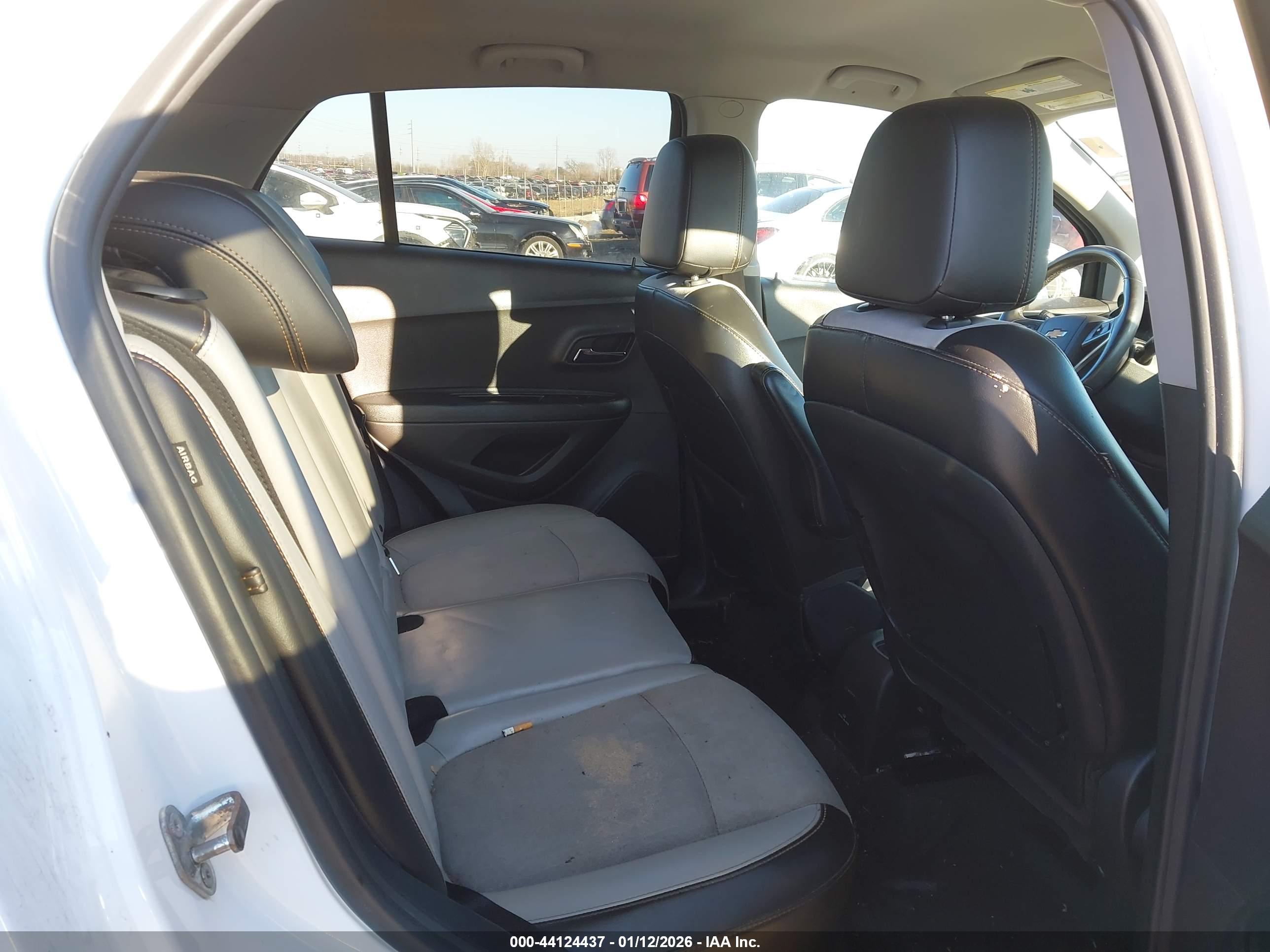 CHEVROLET TRAX image 8