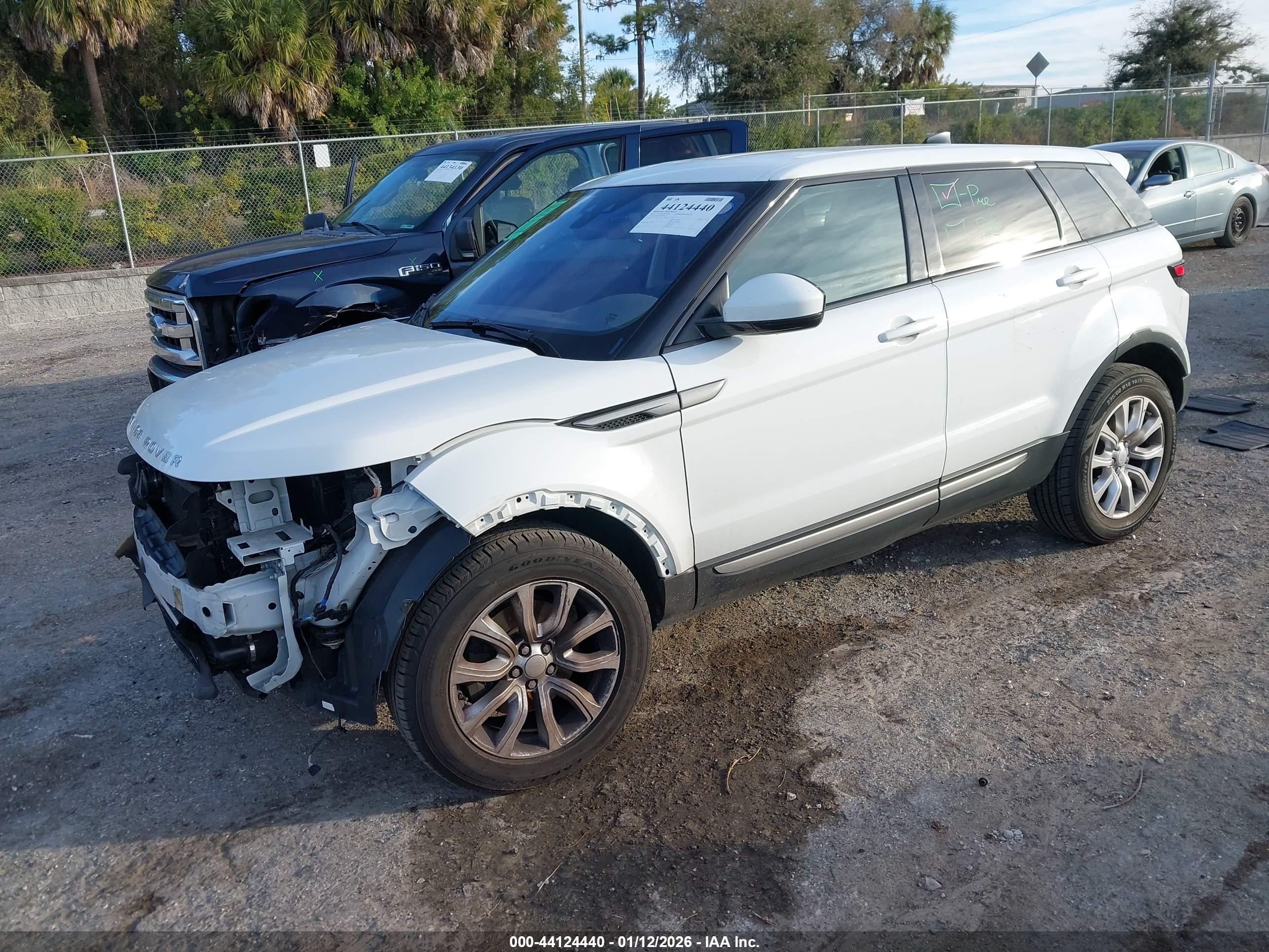 LAND ROVER image 2