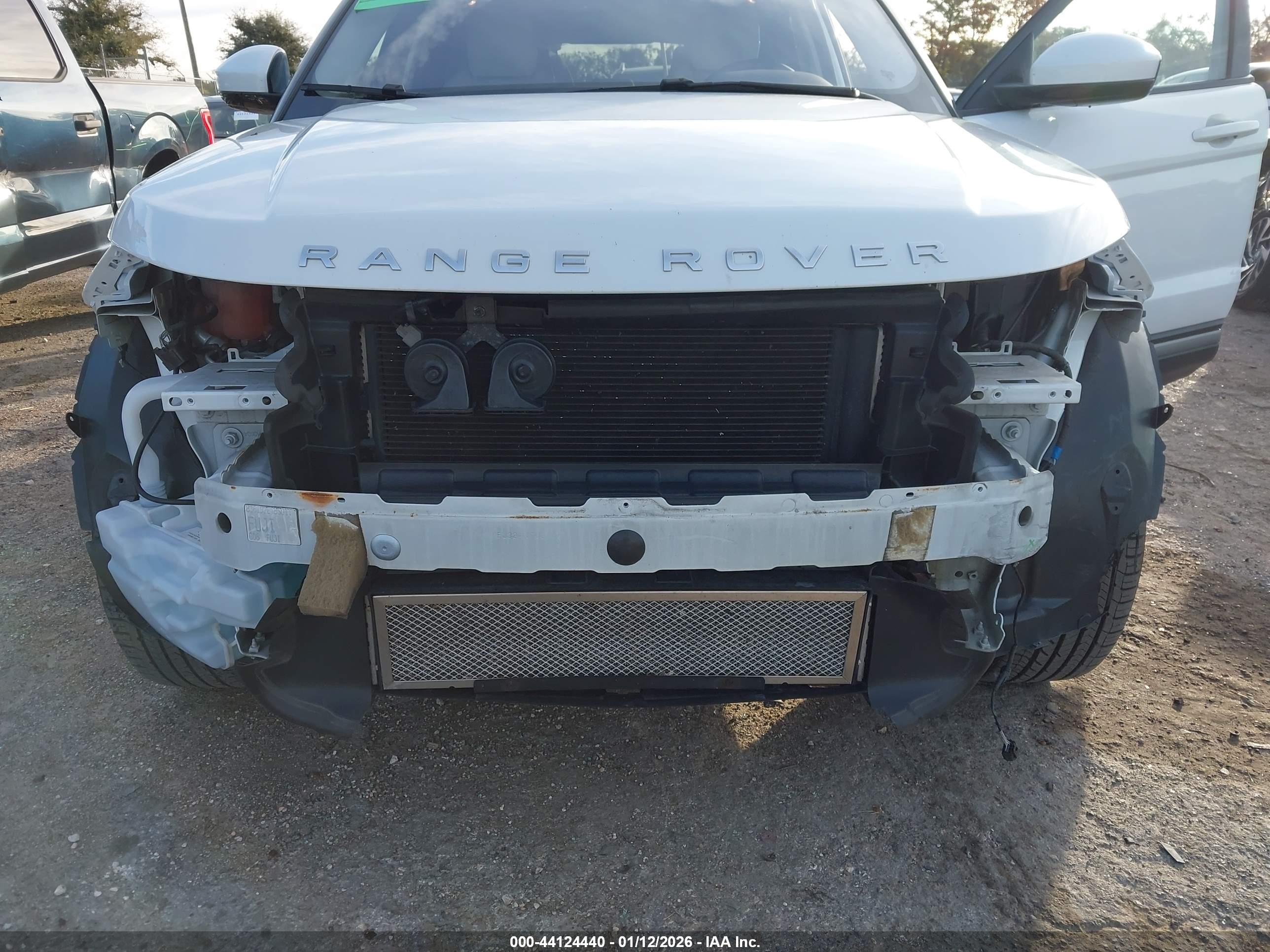 LAND ROVER image 6