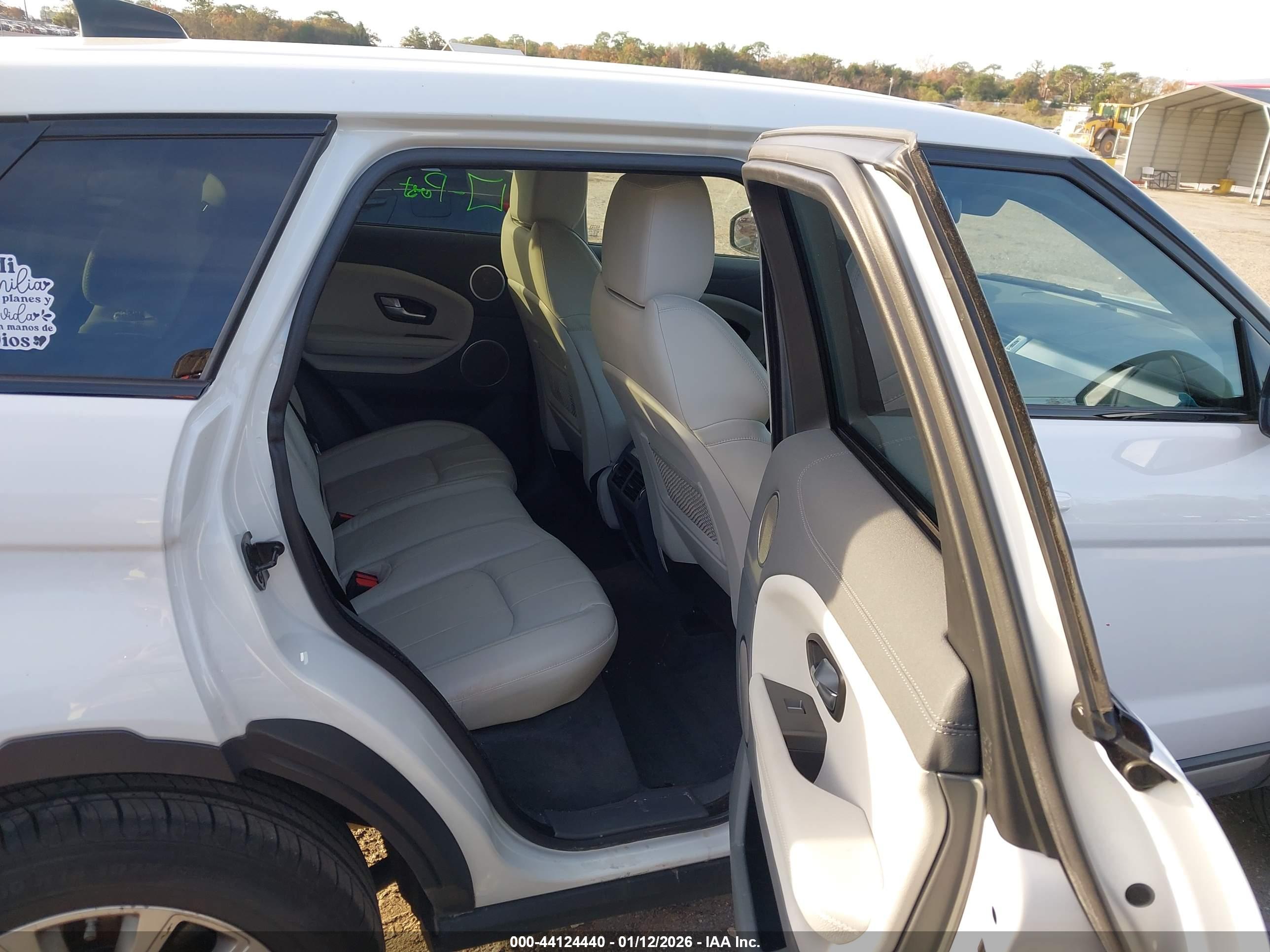 LAND ROVER image 8