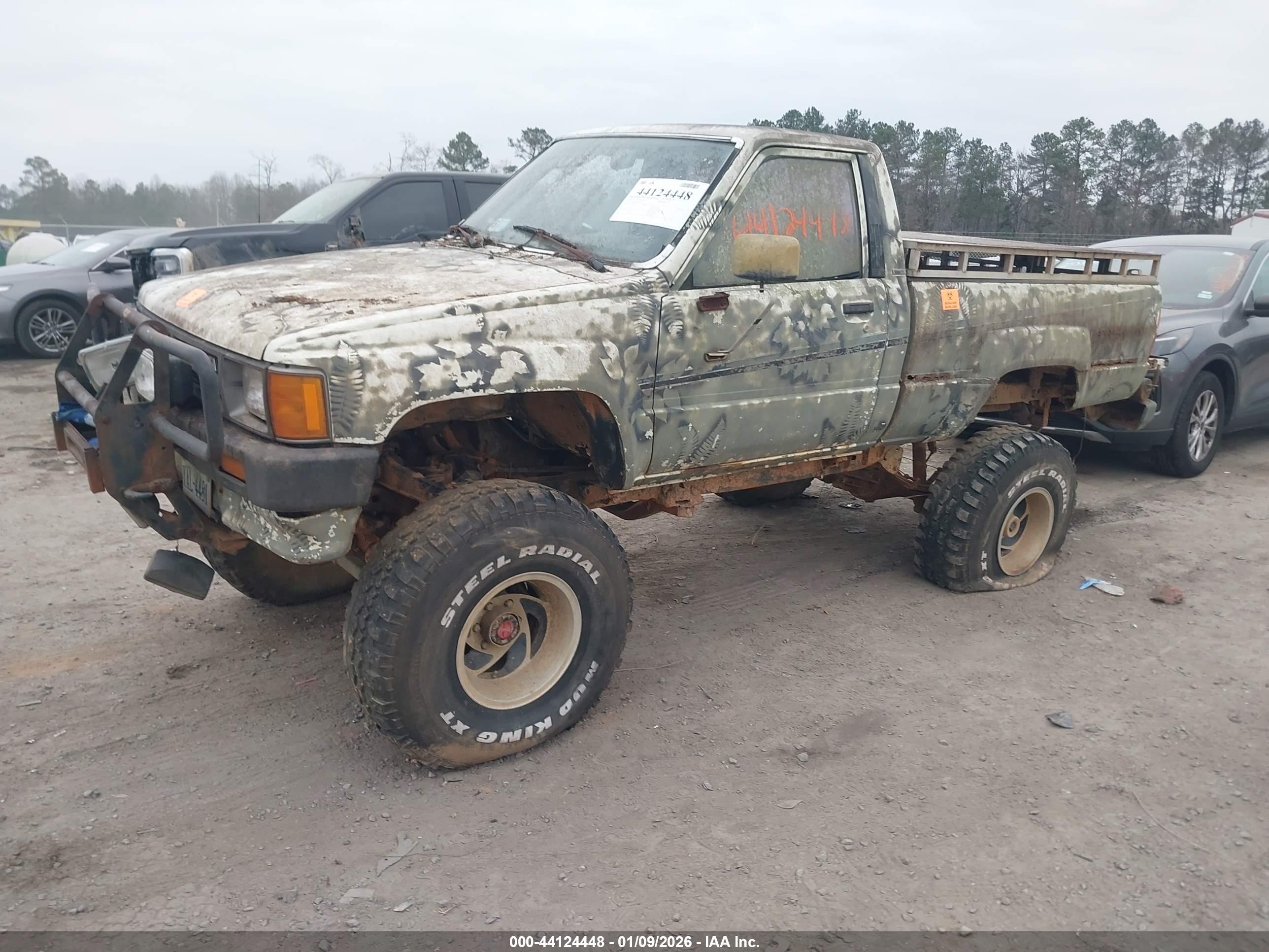 TOYOTA PICKUP image 2