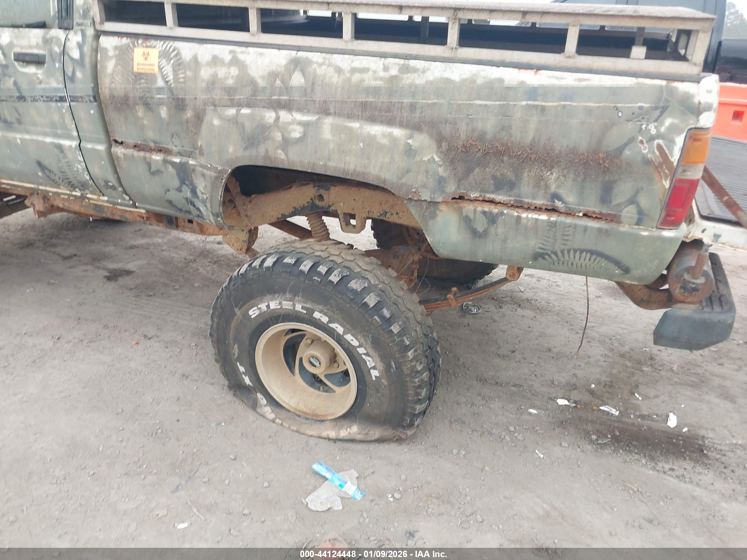 TOYOTA PICKUP image 6