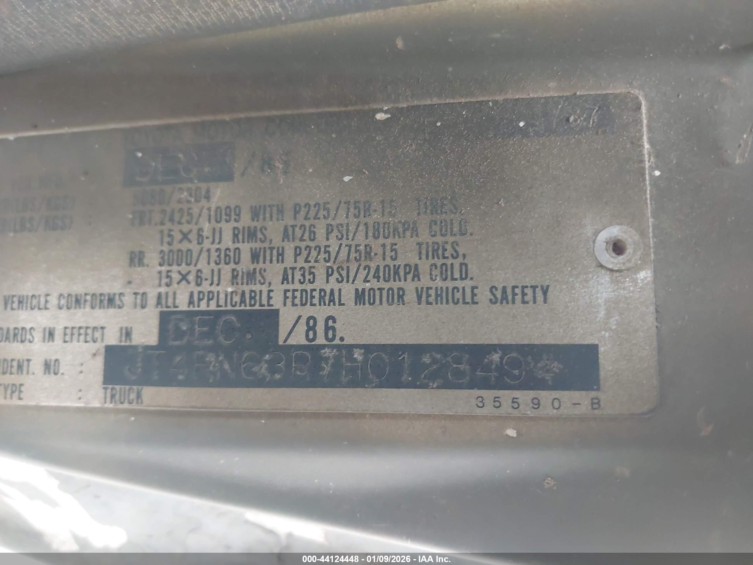 TOYOTA PICKUP image 9