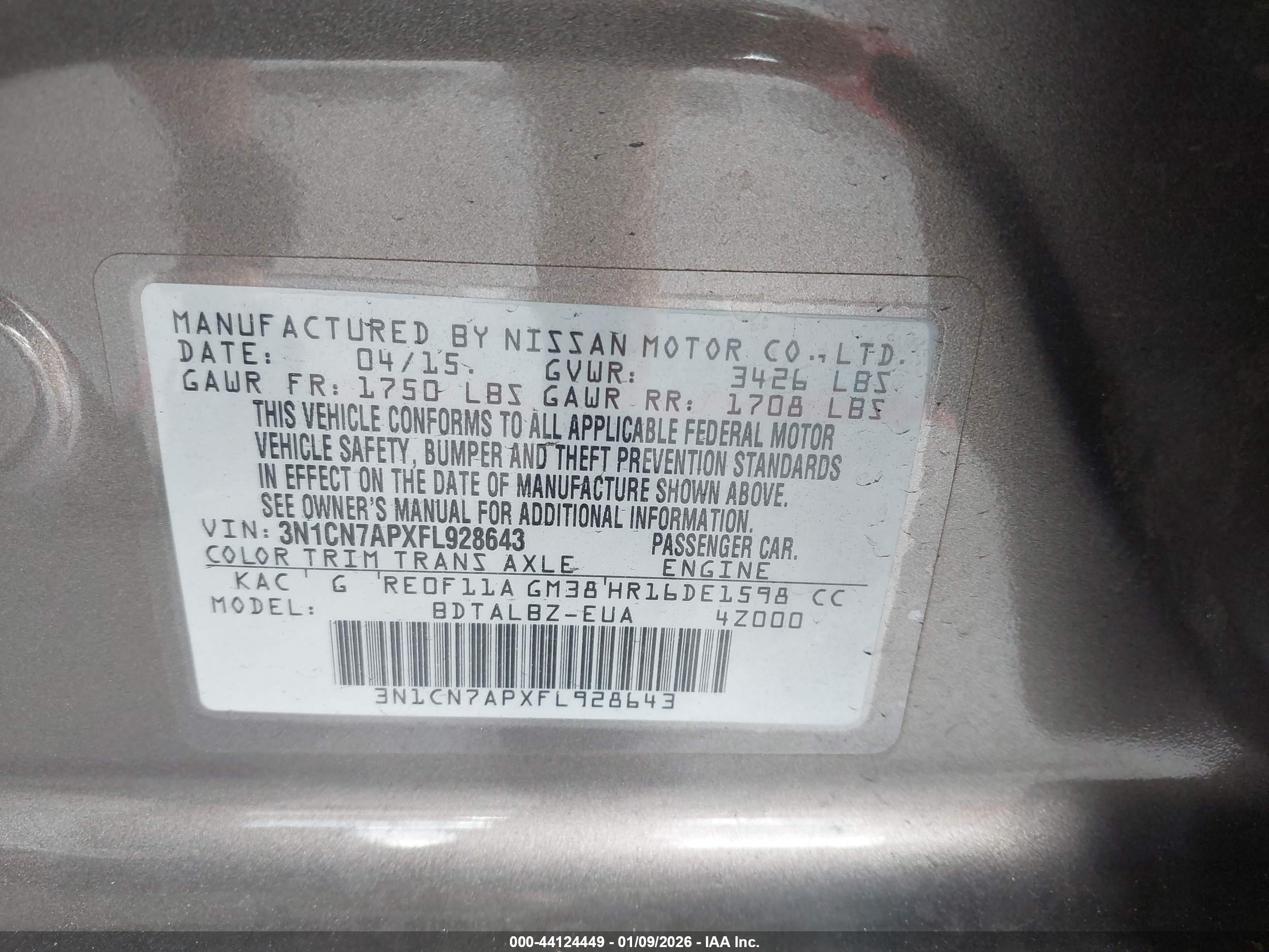 NISSAN VERSA image 9