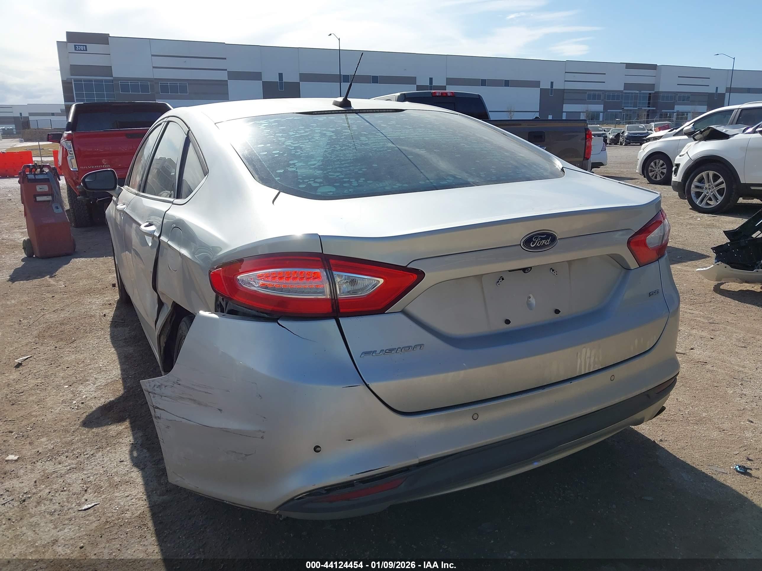 FORD FUSION image 3