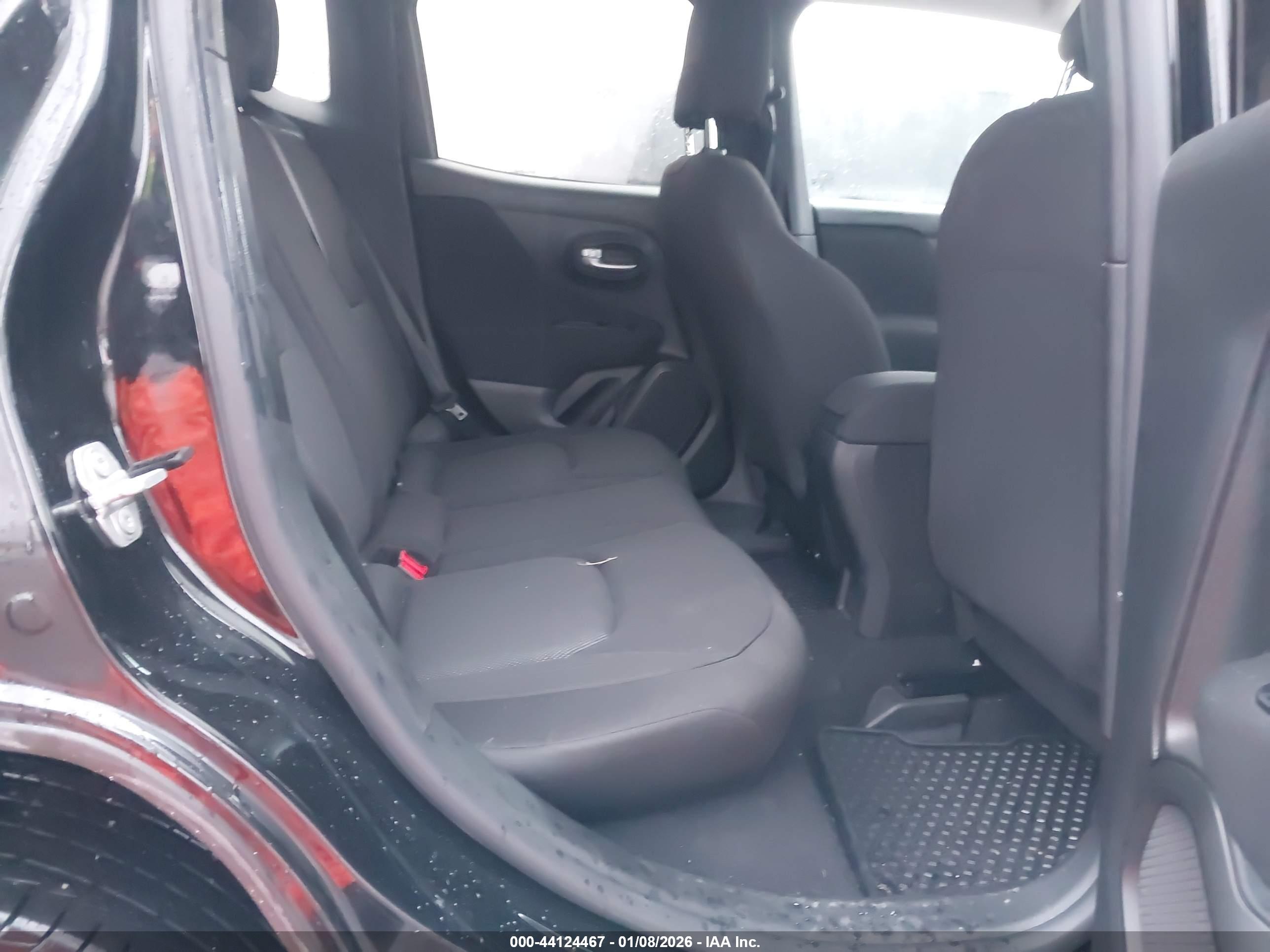 JEEP RENEGADE image 8
