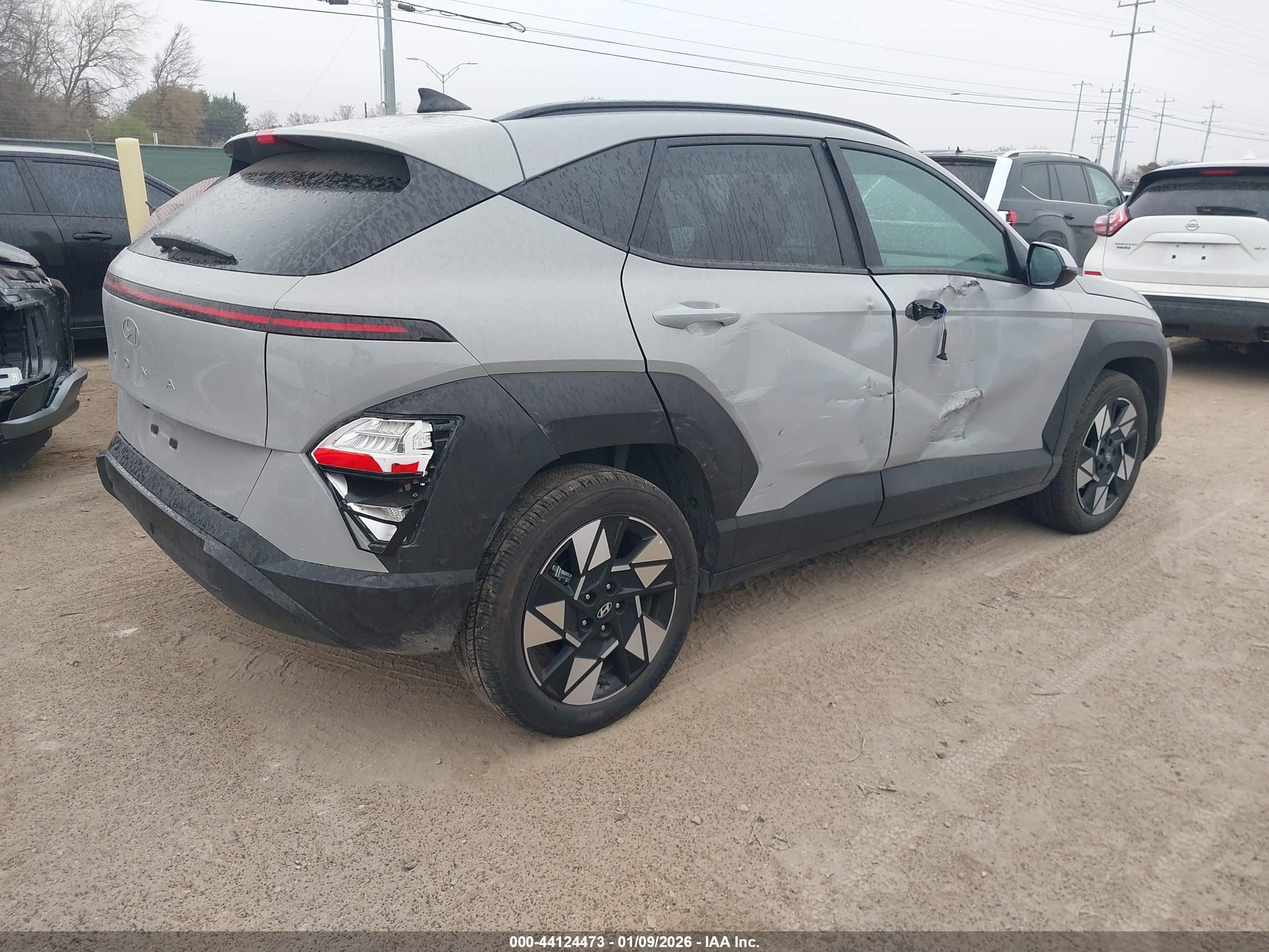 HYUNDAI KONA image 4