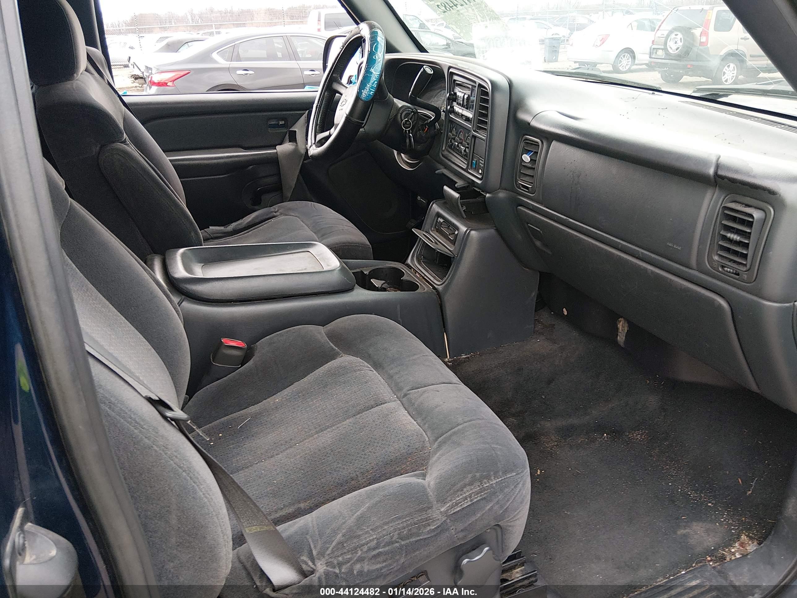 CHEVROLET SILVERADO image 5