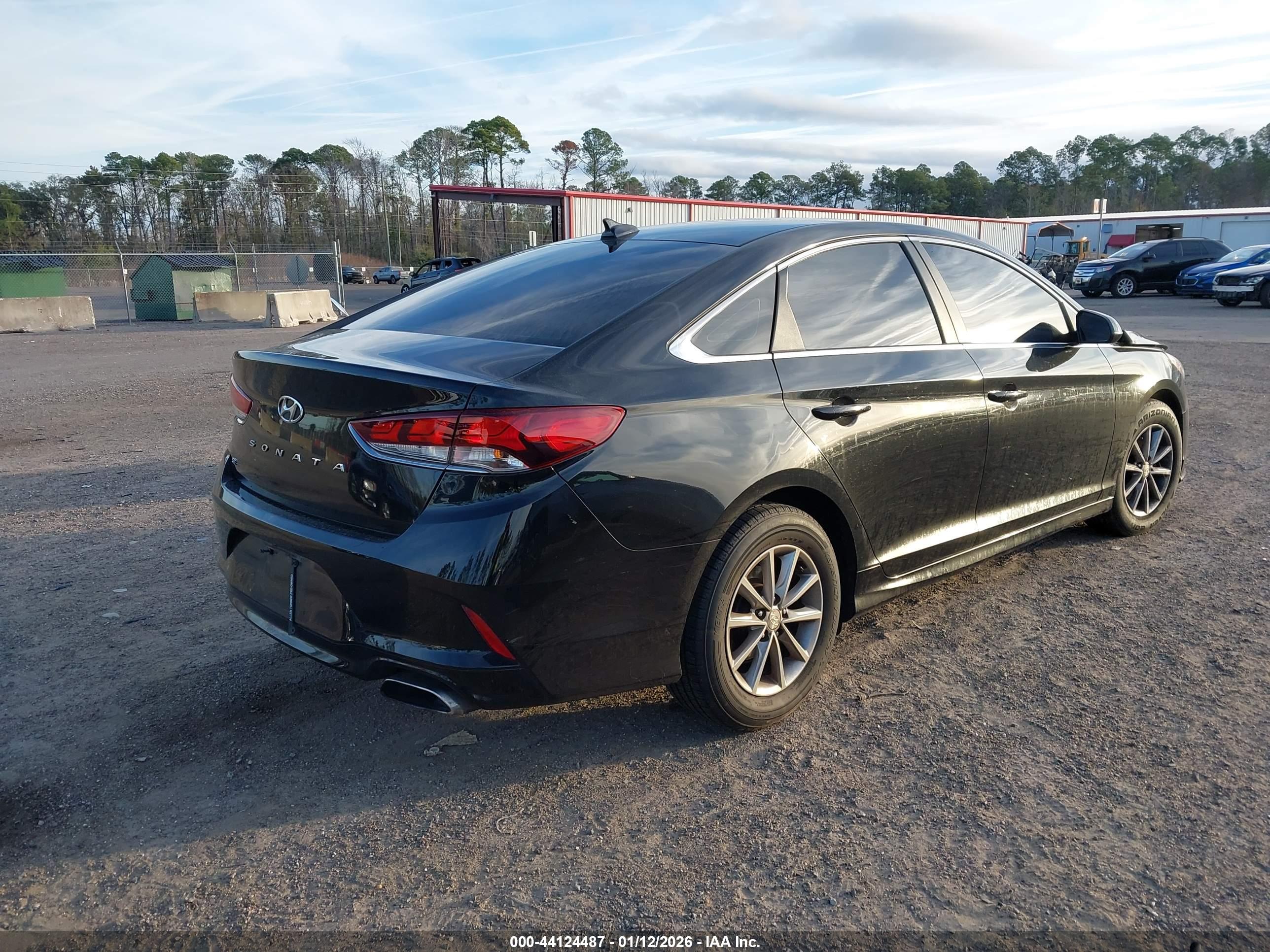HYUNDAI SONATA image 4