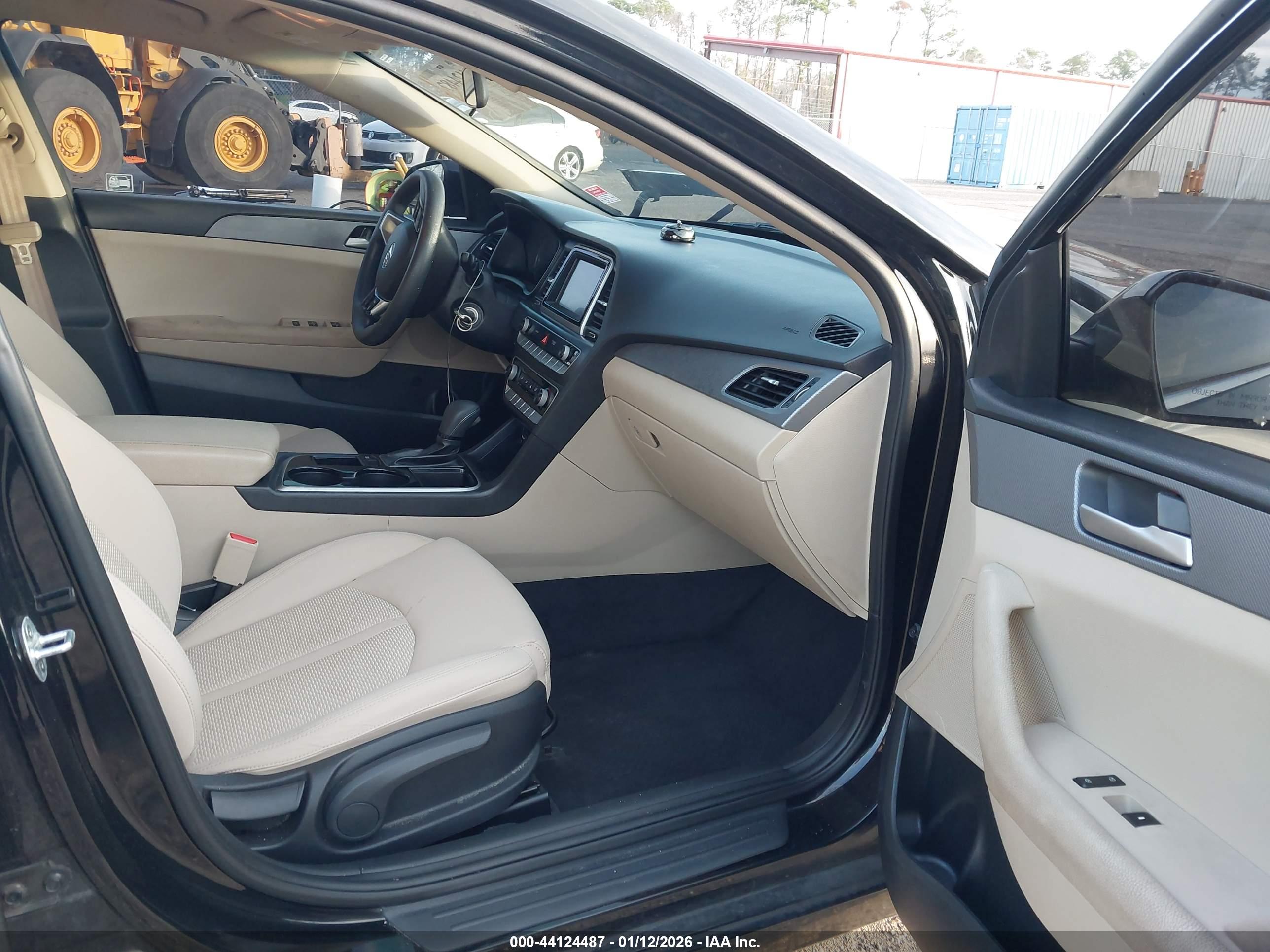 HYUNDAI SONATA image 5