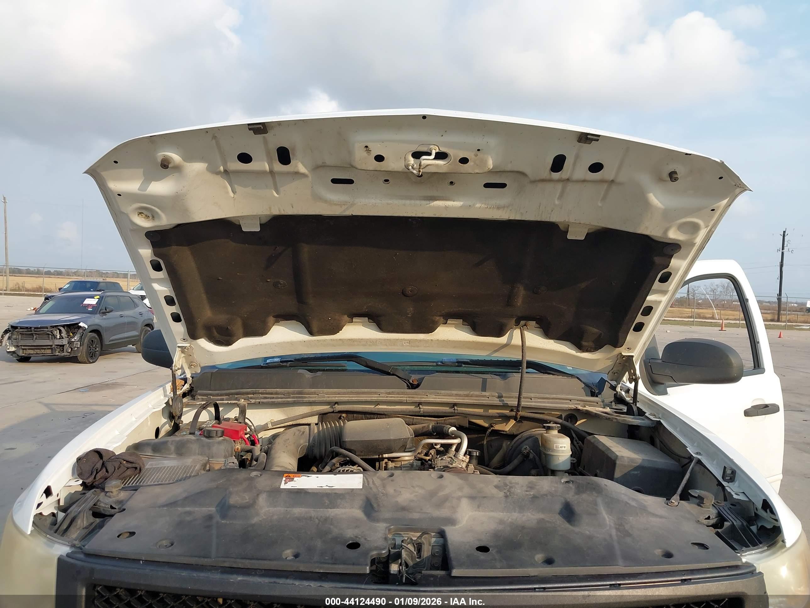 CHEVROLET SILVERADO image 10