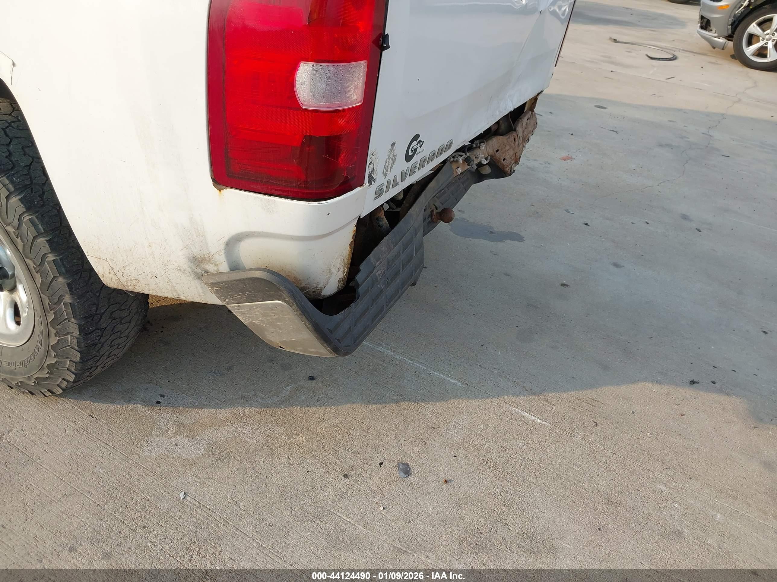 CHEVROLET SILVERADO image 6