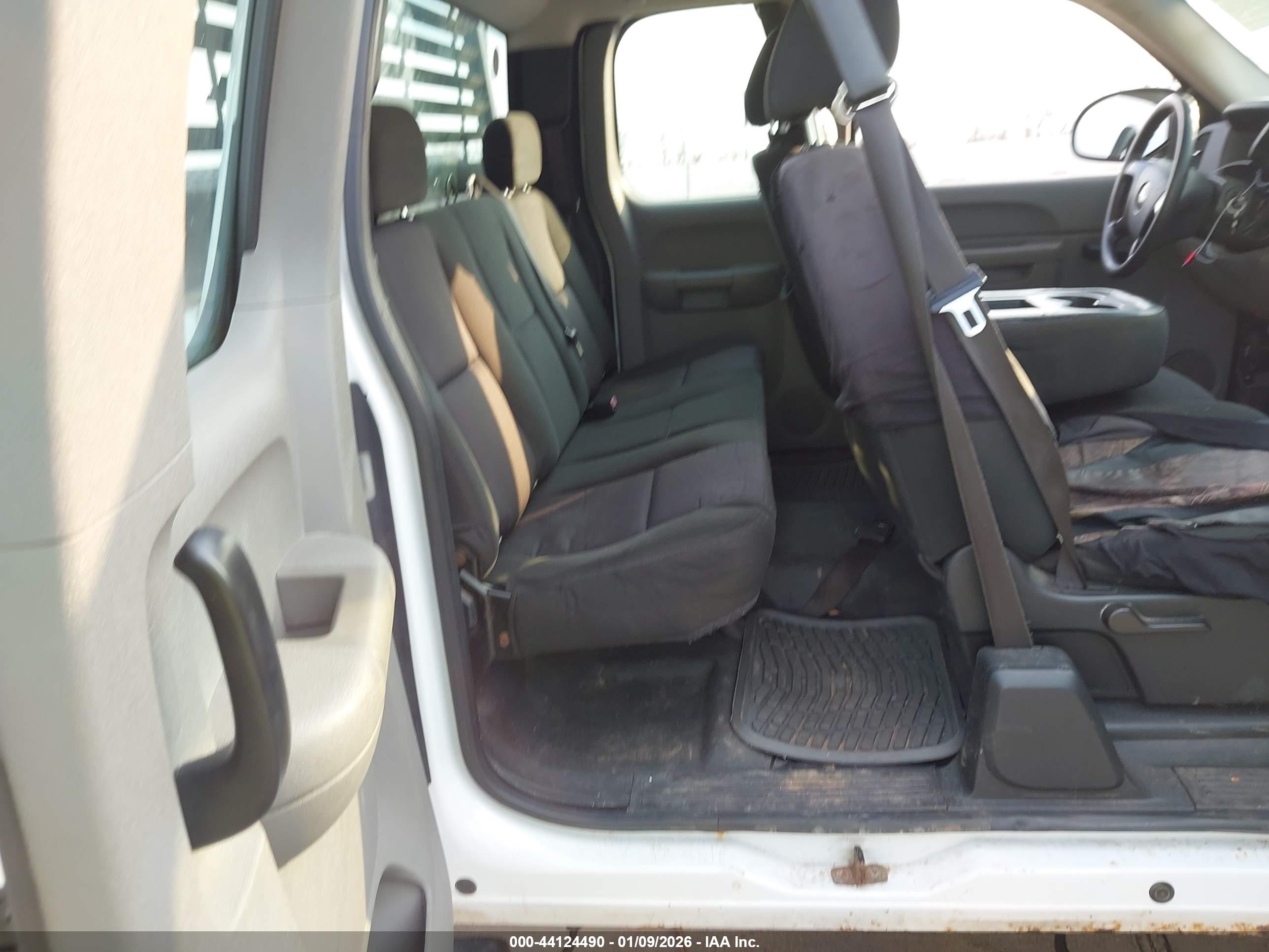 CHEVROLET SILVERADO image 8