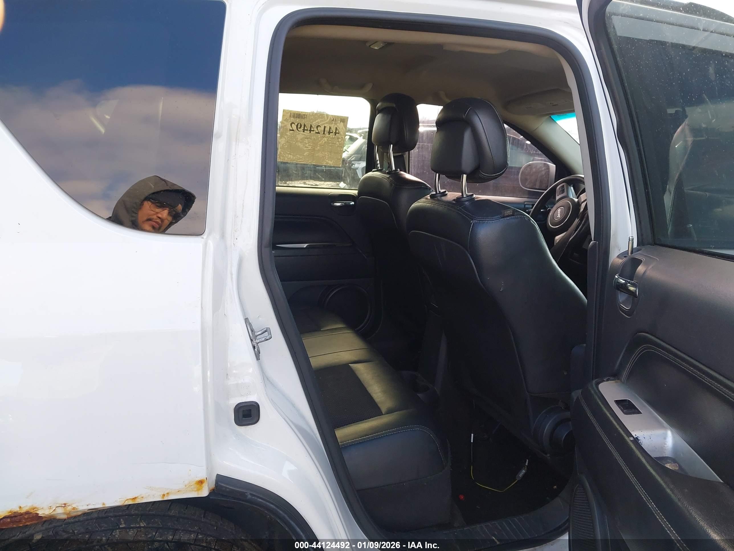 JEEP COMPASS image 8