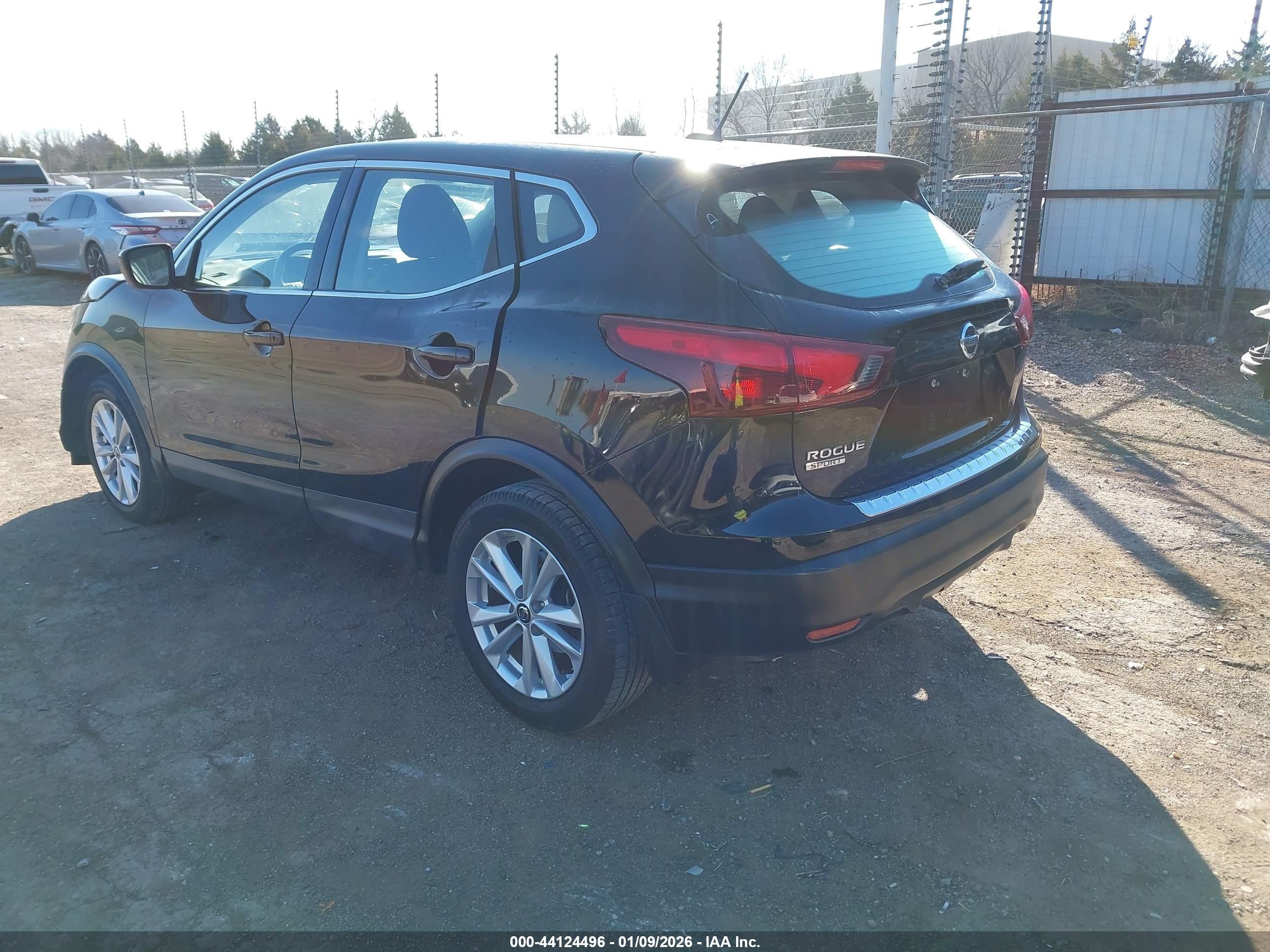 NISSAN ROGUE image 3