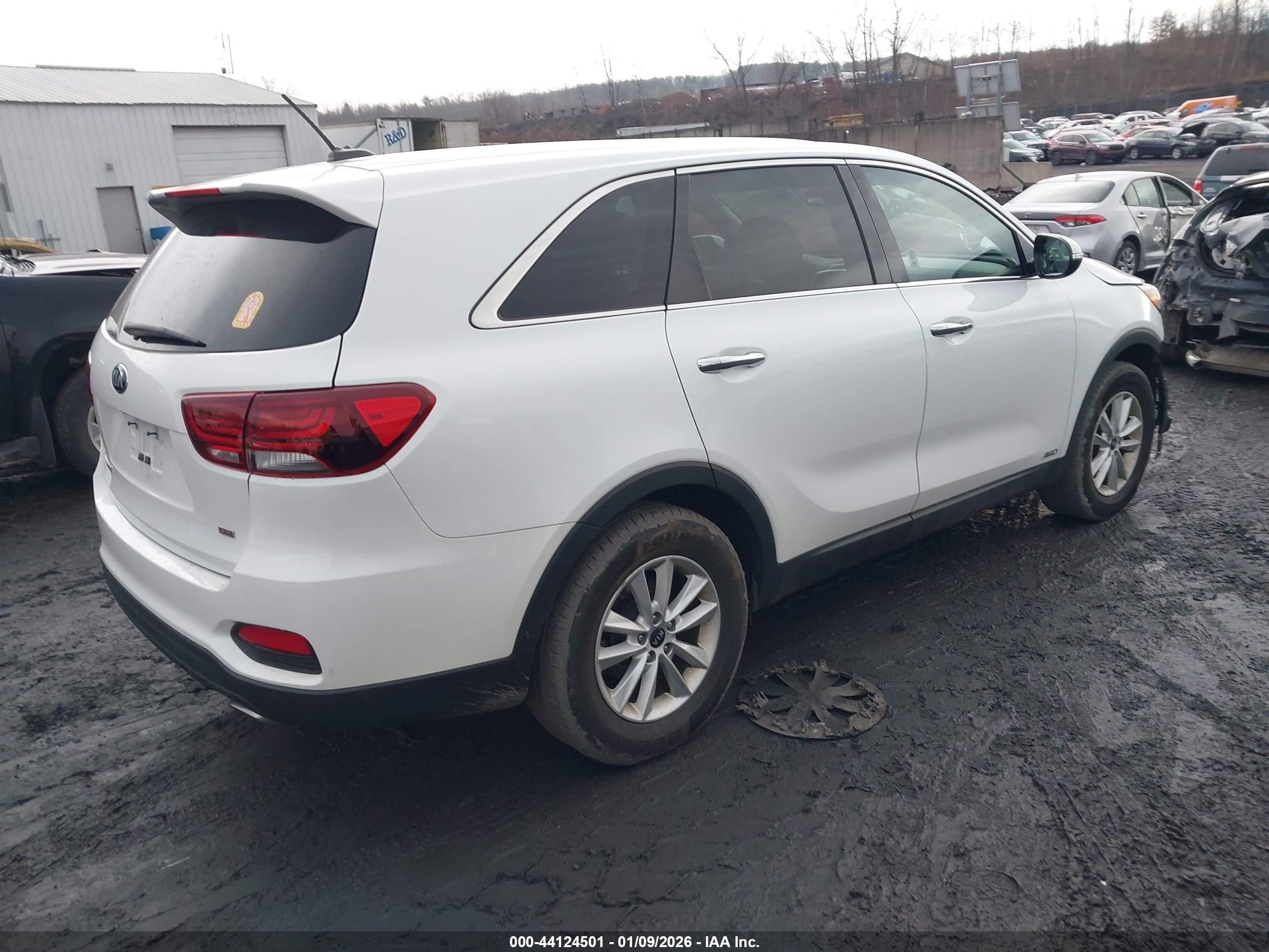 KIA SORENTO image 4