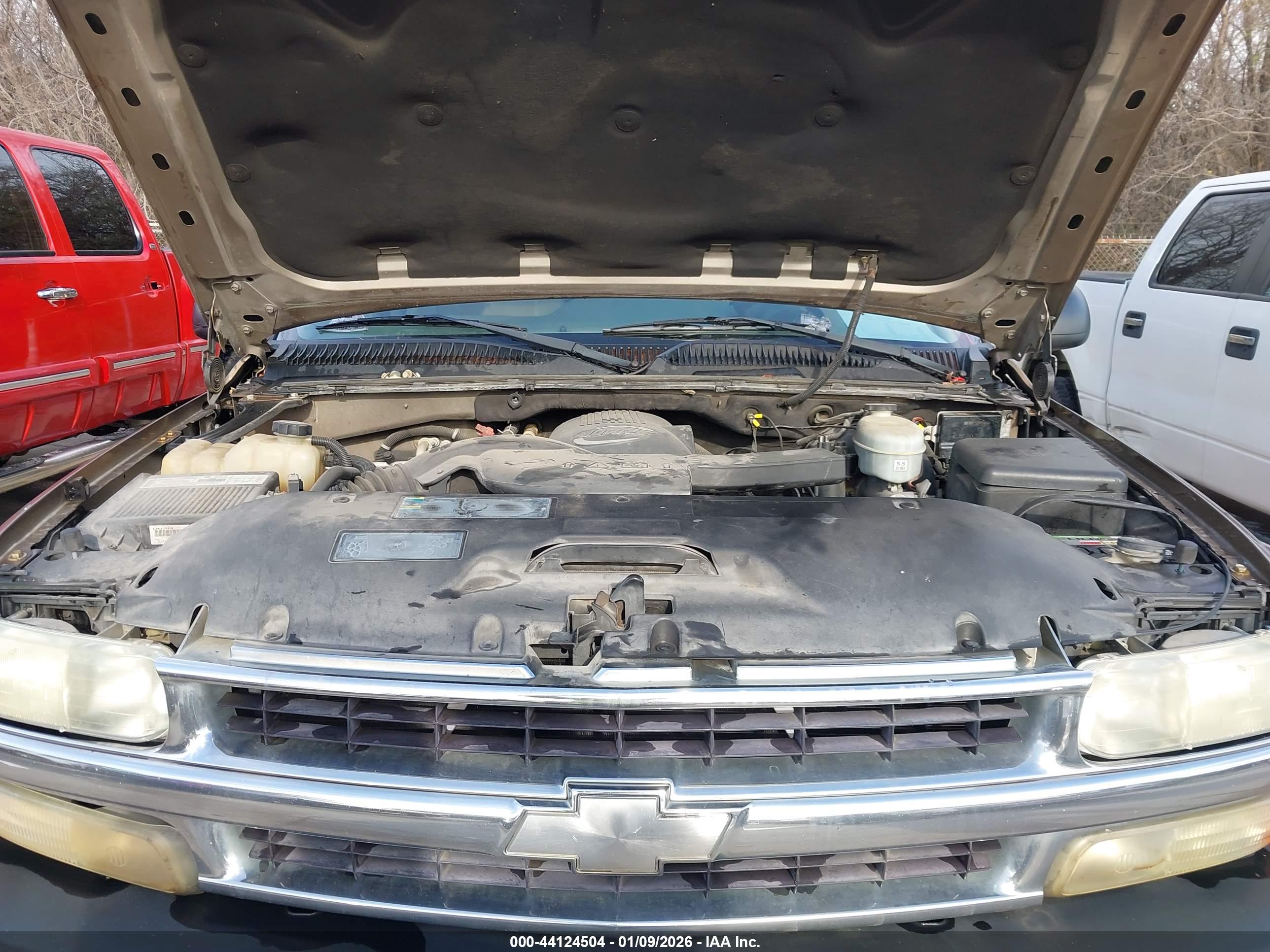 CHEVROLET TAHOE image 10
