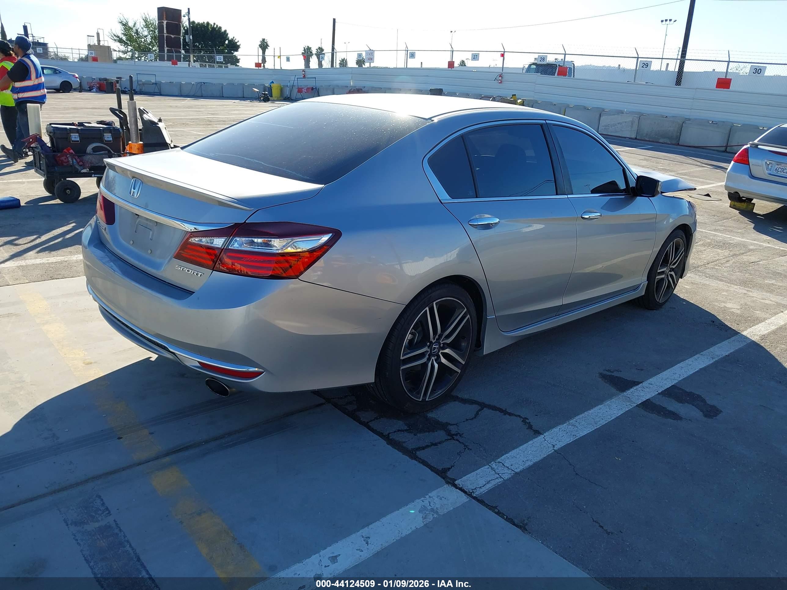 HONDA ACCORD image 4
