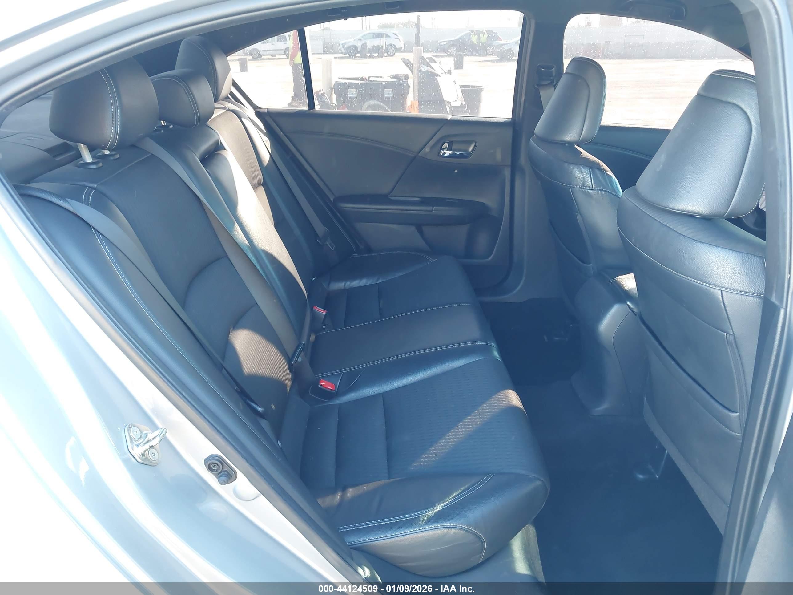 HONDA ACCORD image 8