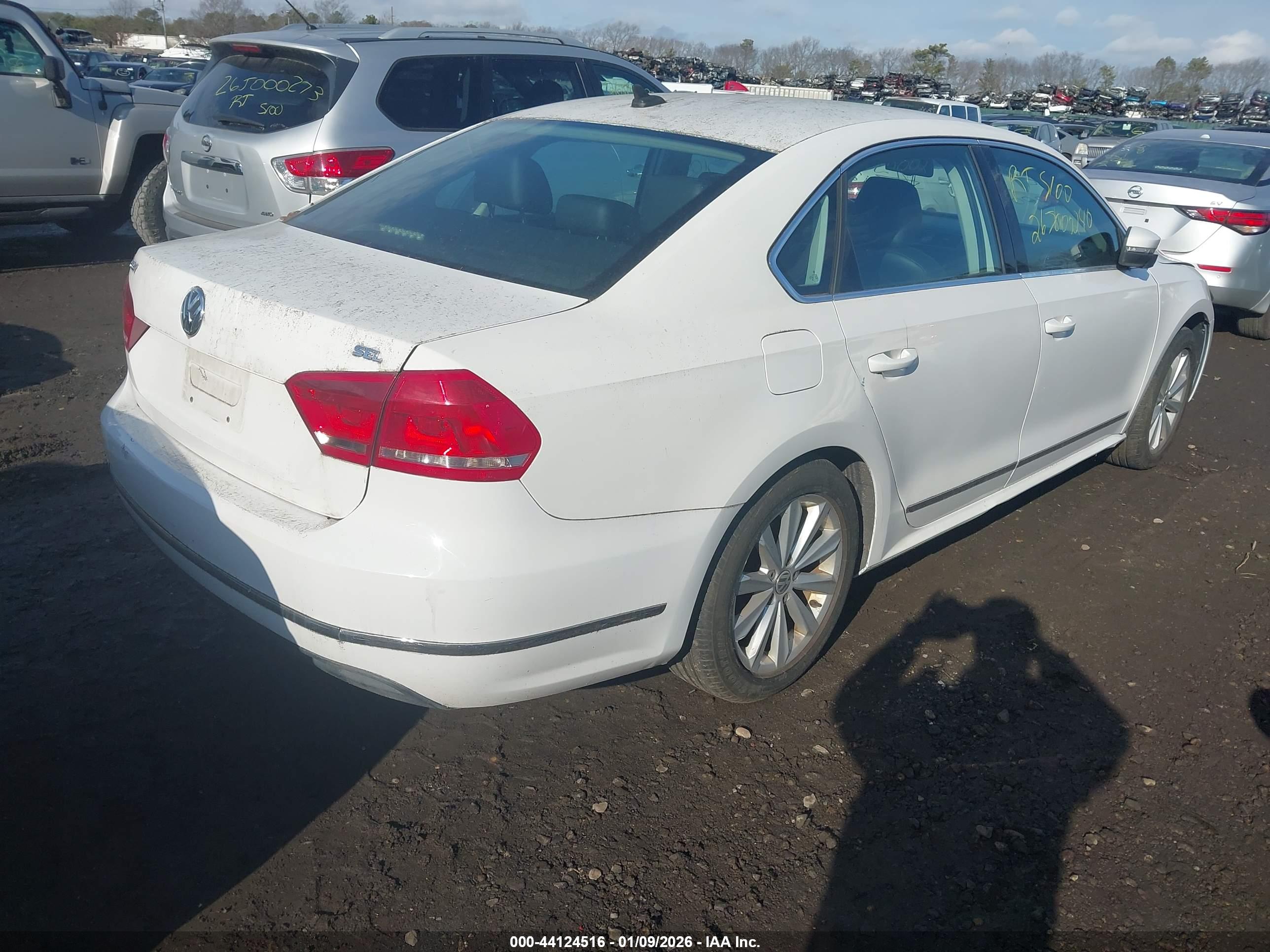 VOLKSWAGEN PASSAT image 4