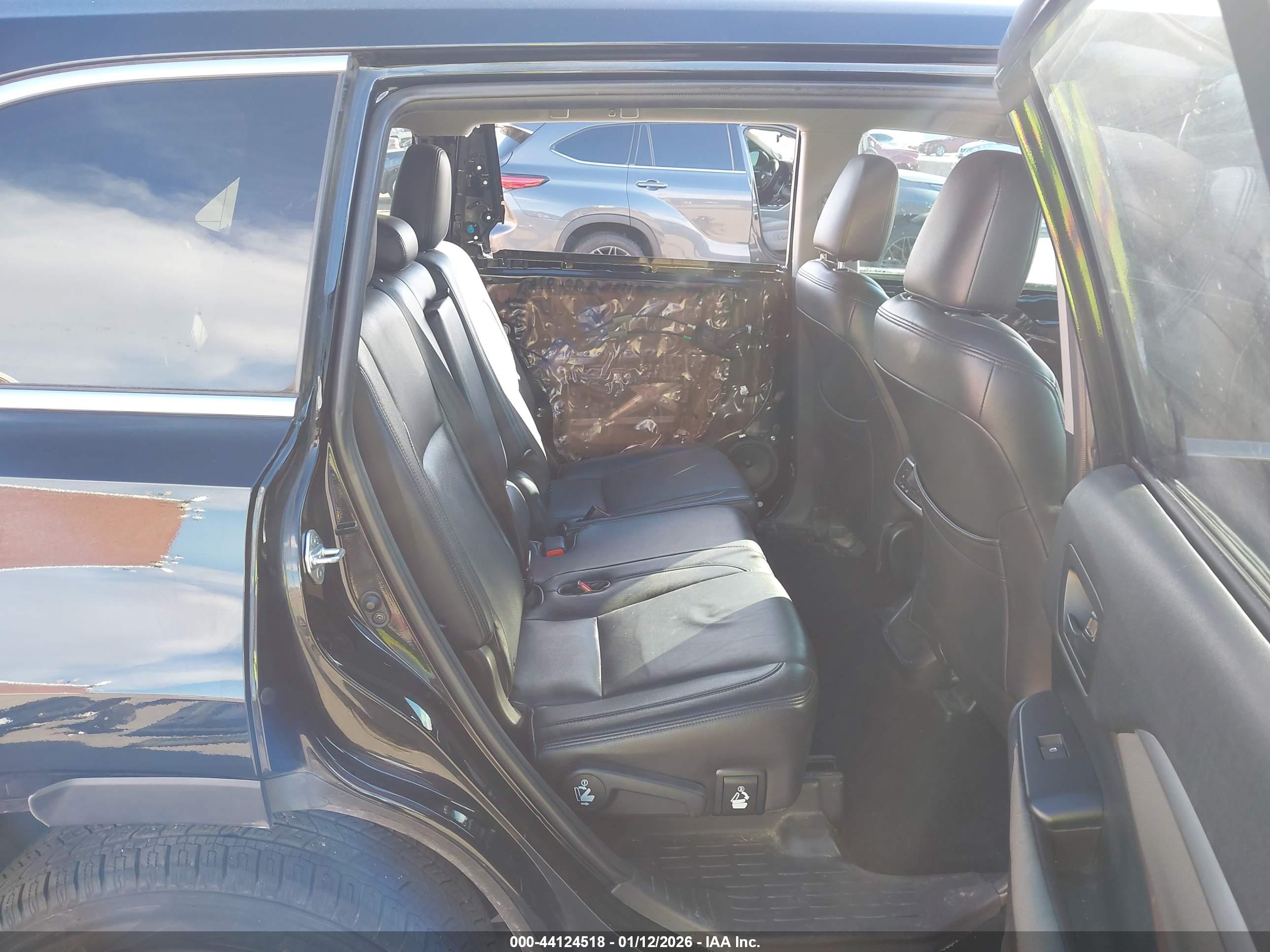 TOYOTA HIGHLANDER image 8