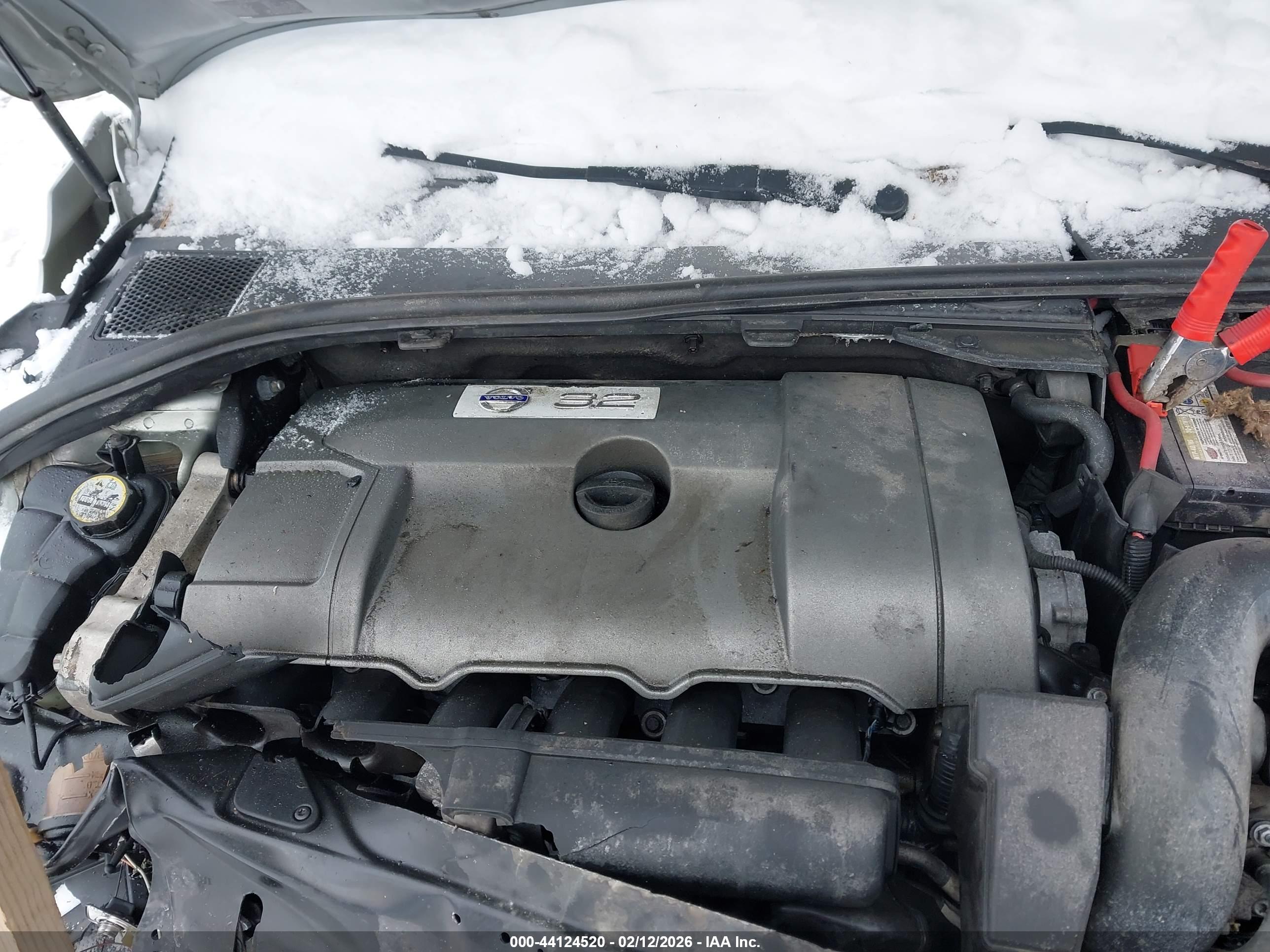 VOLVO XC70 image 10