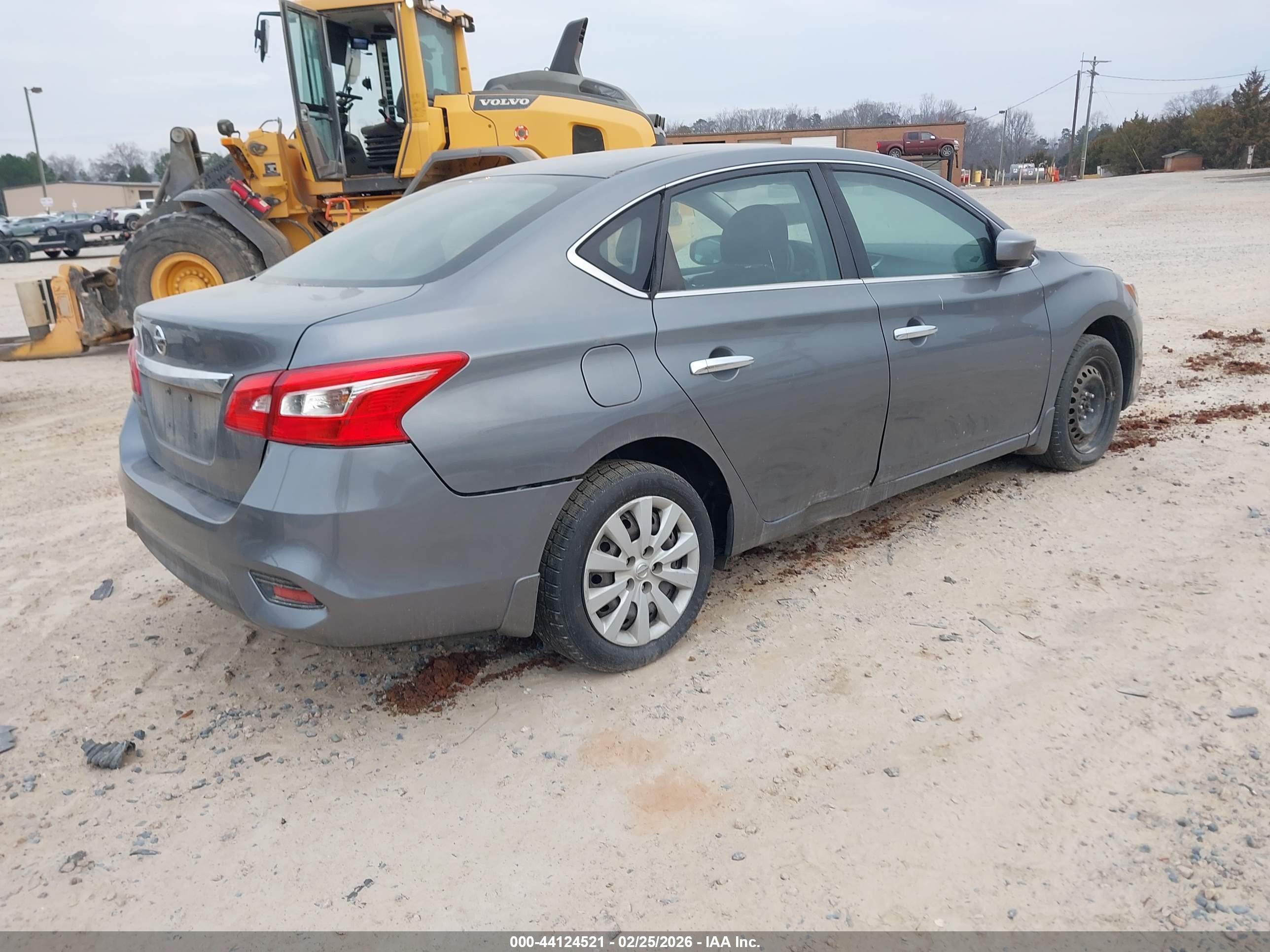 NISSAN SENTRA image 4