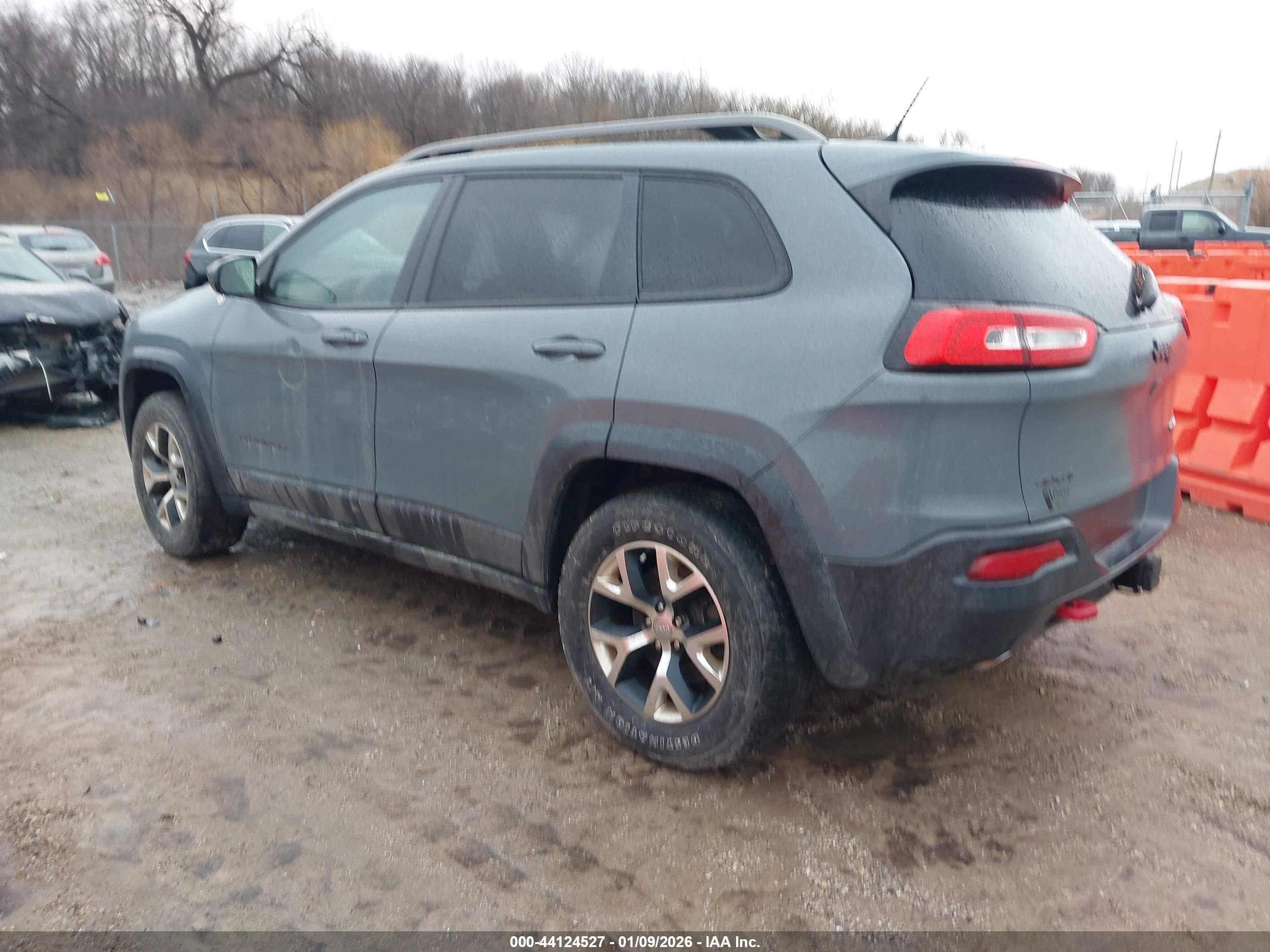 JEEP CHEROKEE image 3