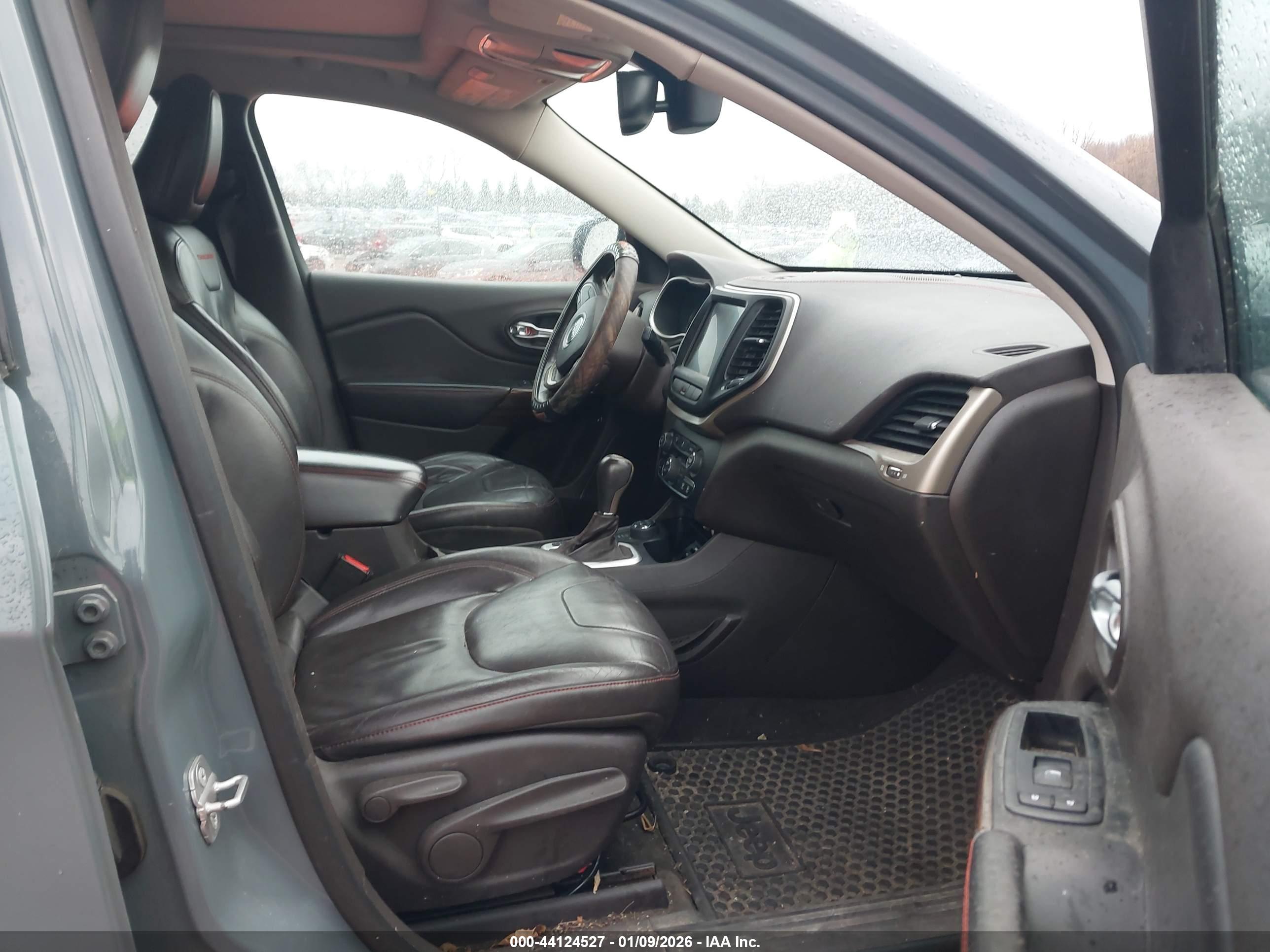 JEEP CHEROKEE image 5