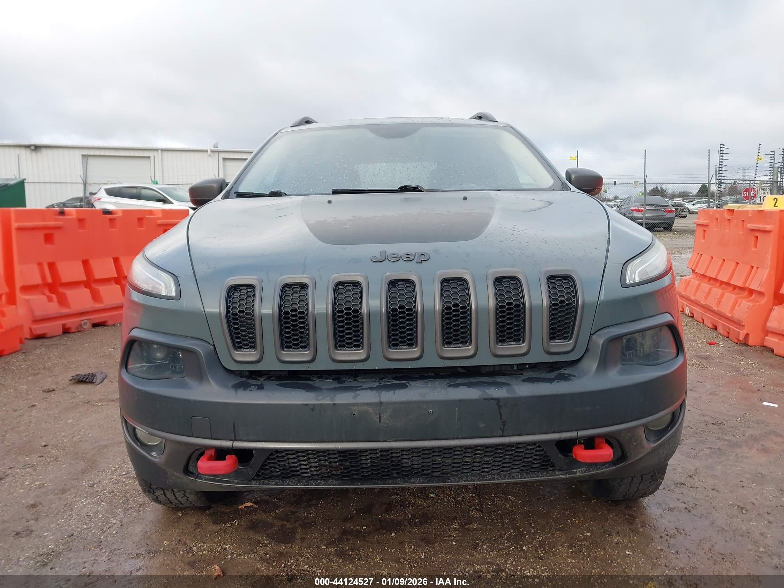 JEEP CHEROKEE image 6