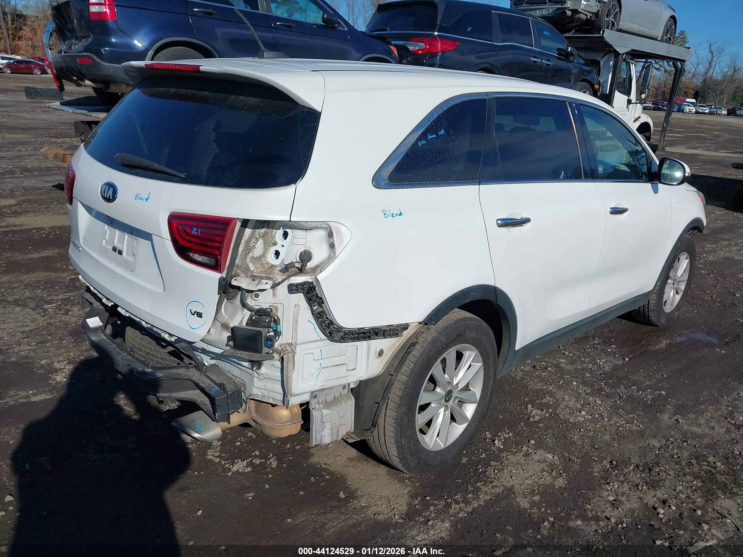 KIA SORENTO image 4