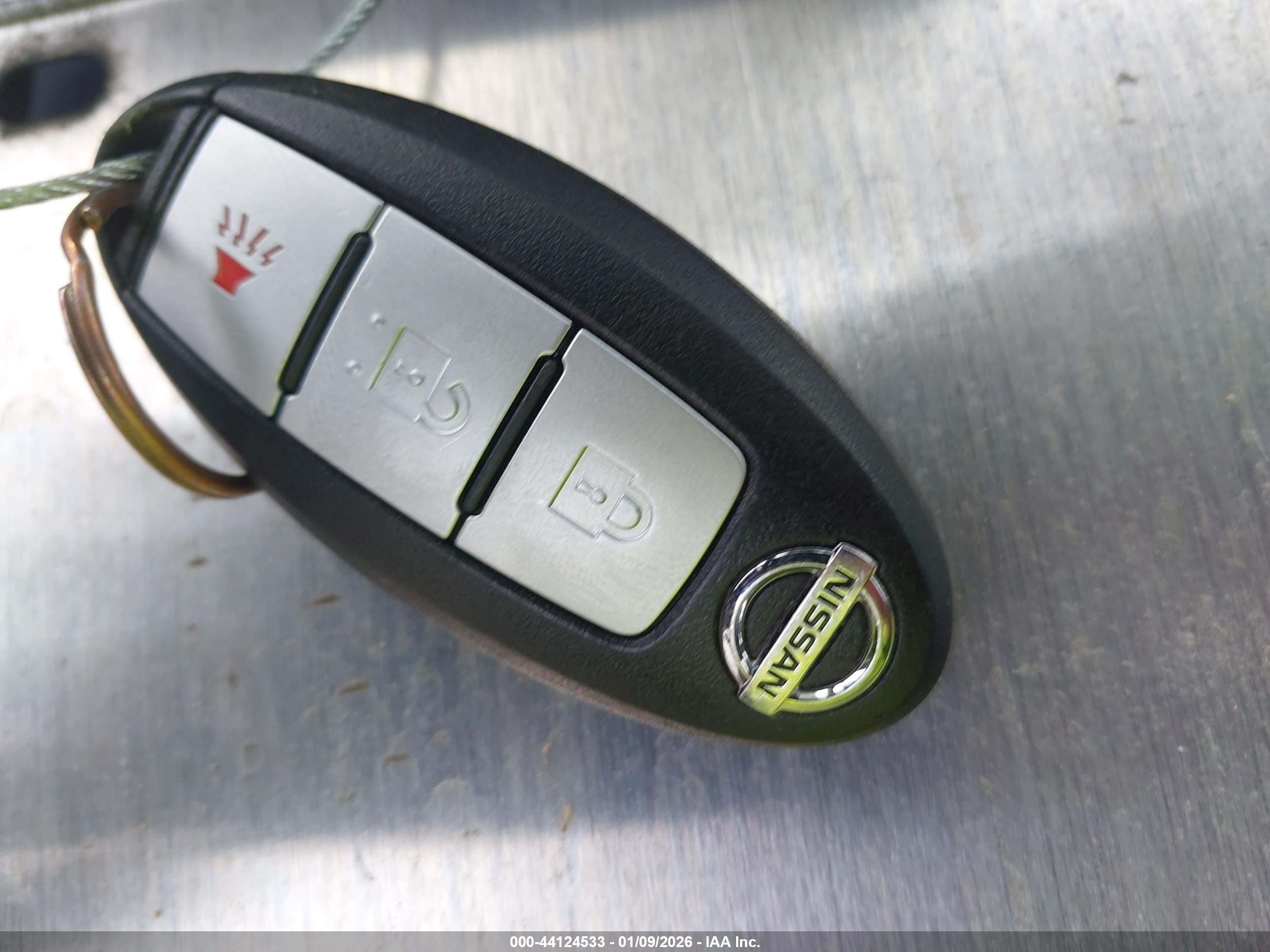 NISSAN ROGUE image 11