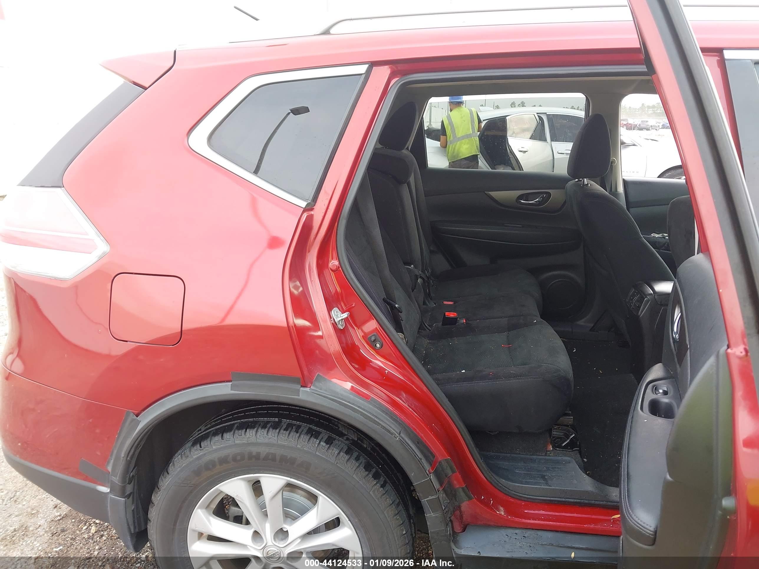 NISSAN ROGUE image 8