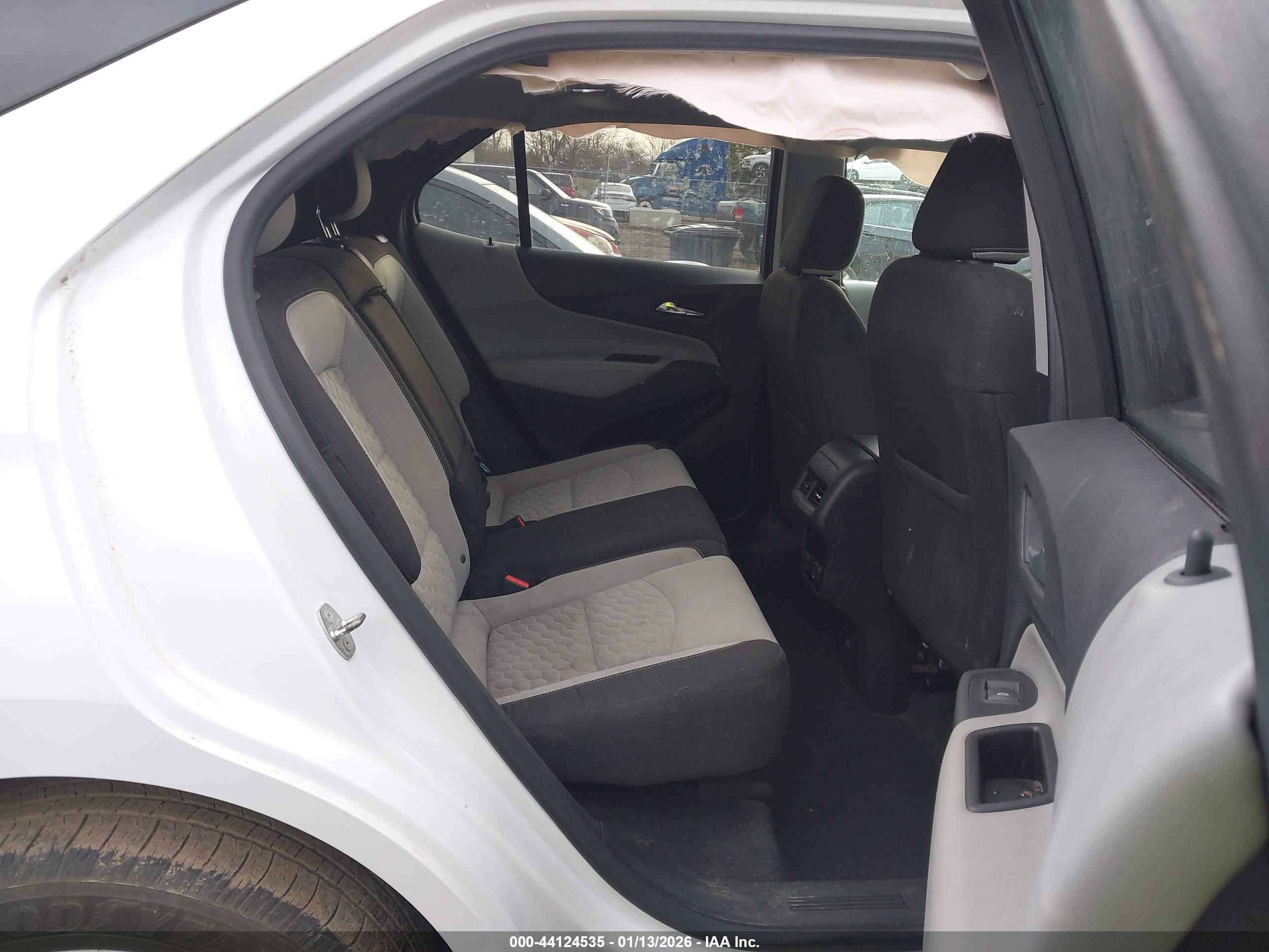 CHEVROLET EQUINOX image 8