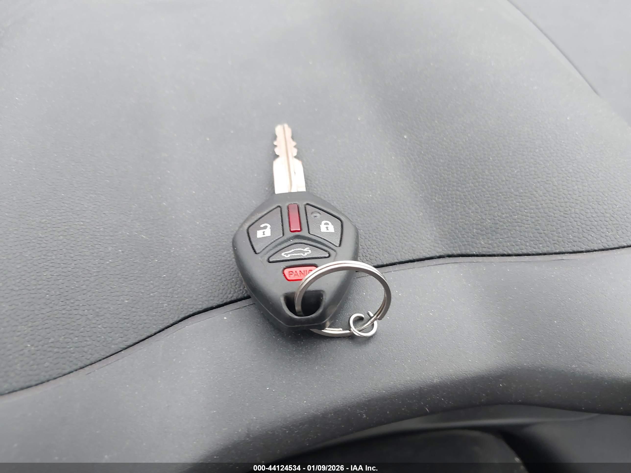 MITSUBISHI LANCER image 11
