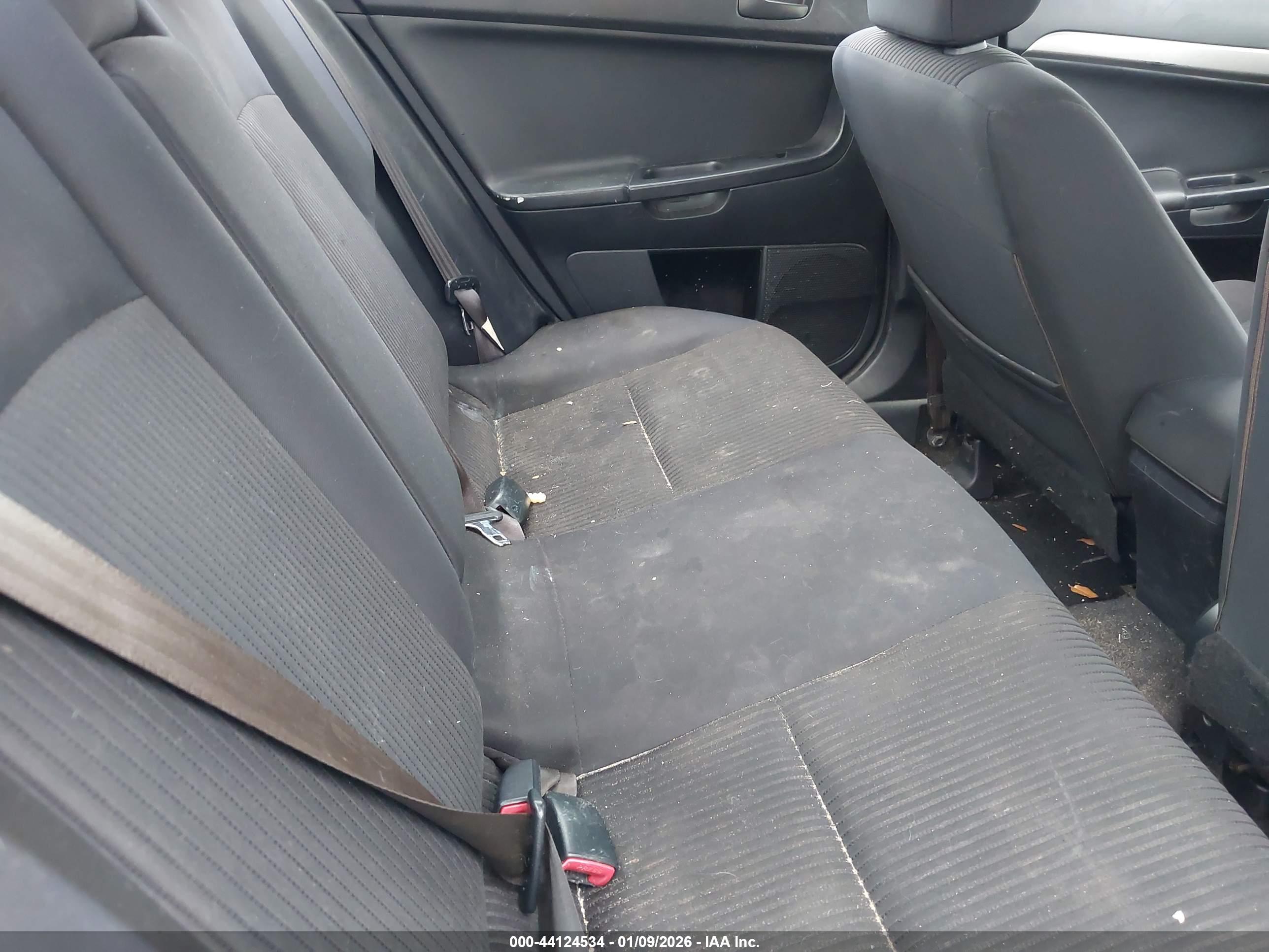 MITSUBISHI LANCER image 8