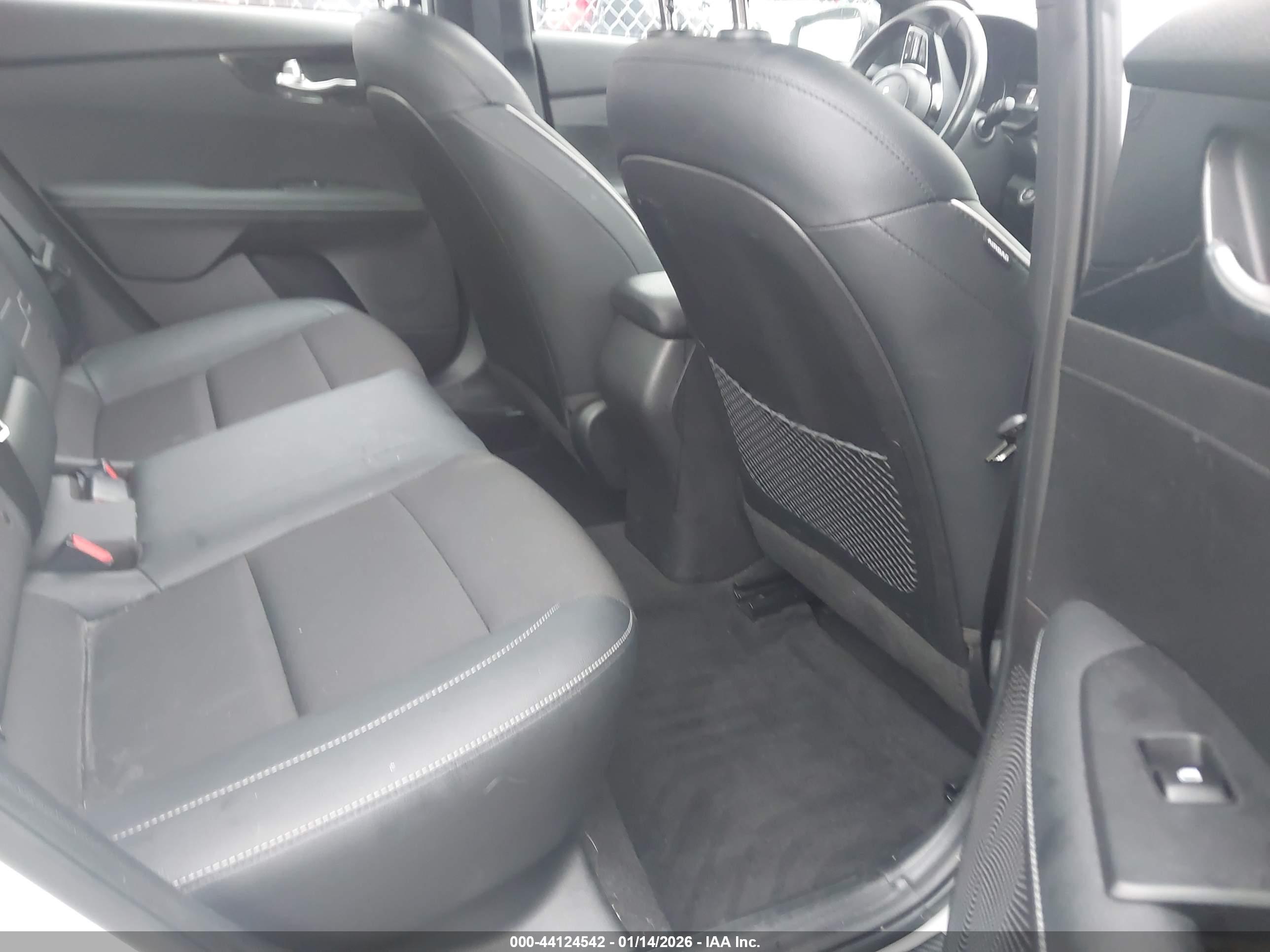 KIA FORTE image 8