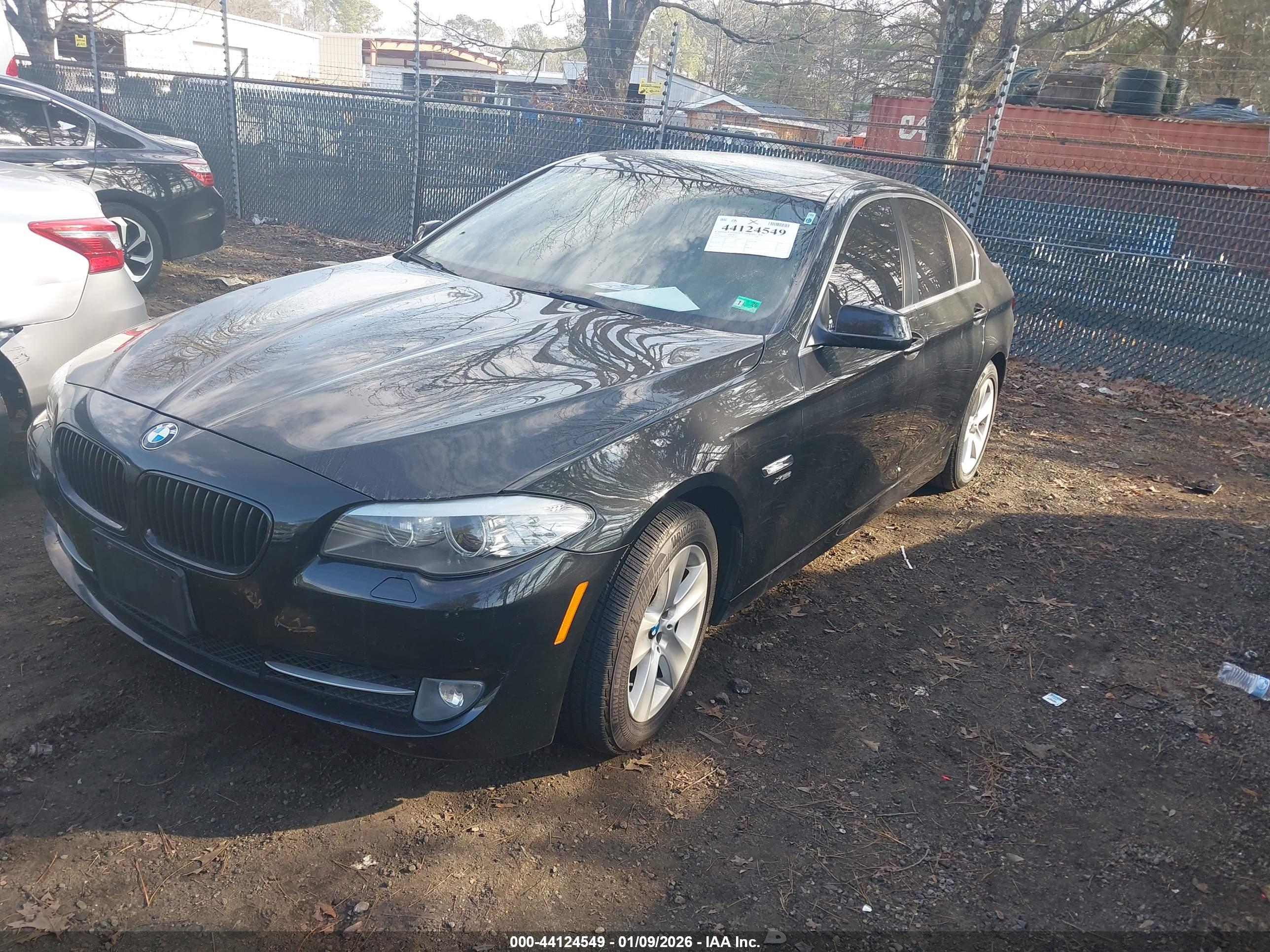 BMW 528I image 2