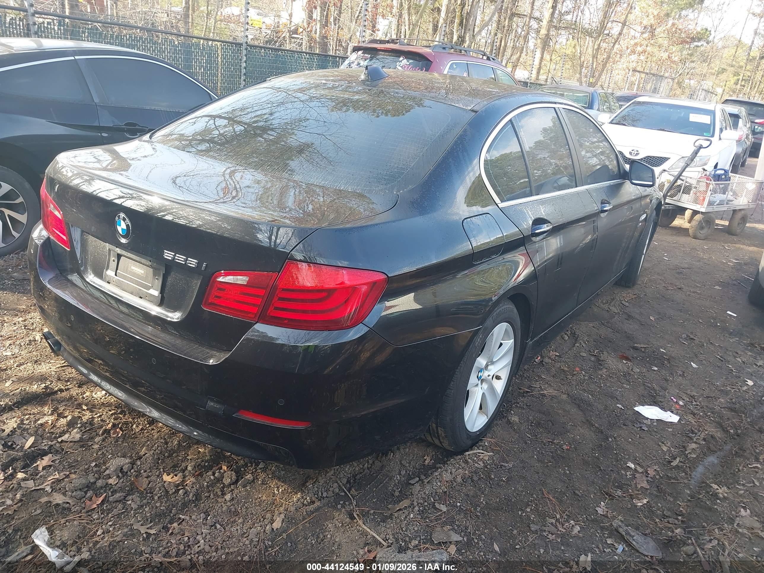 BMW 528I image 4