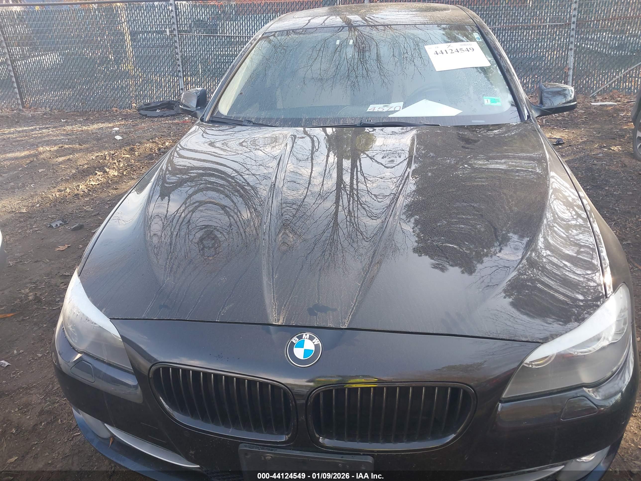 BMW 528I image 6