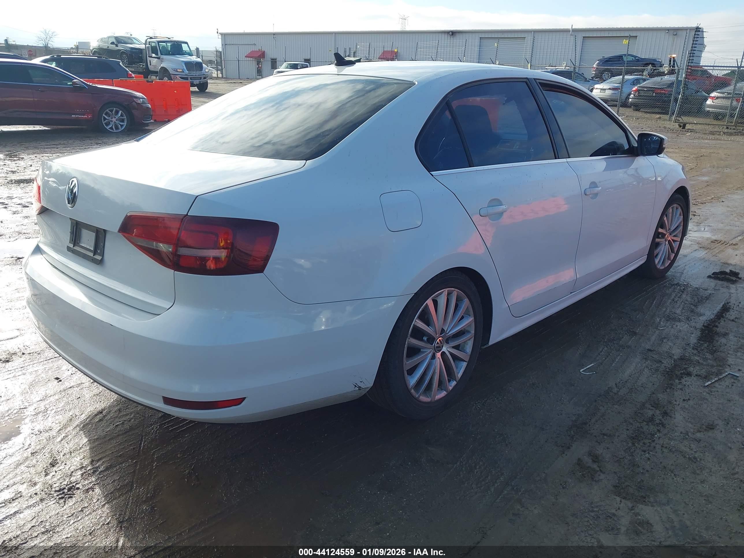 VOLKSWAGEN JETTA image 4