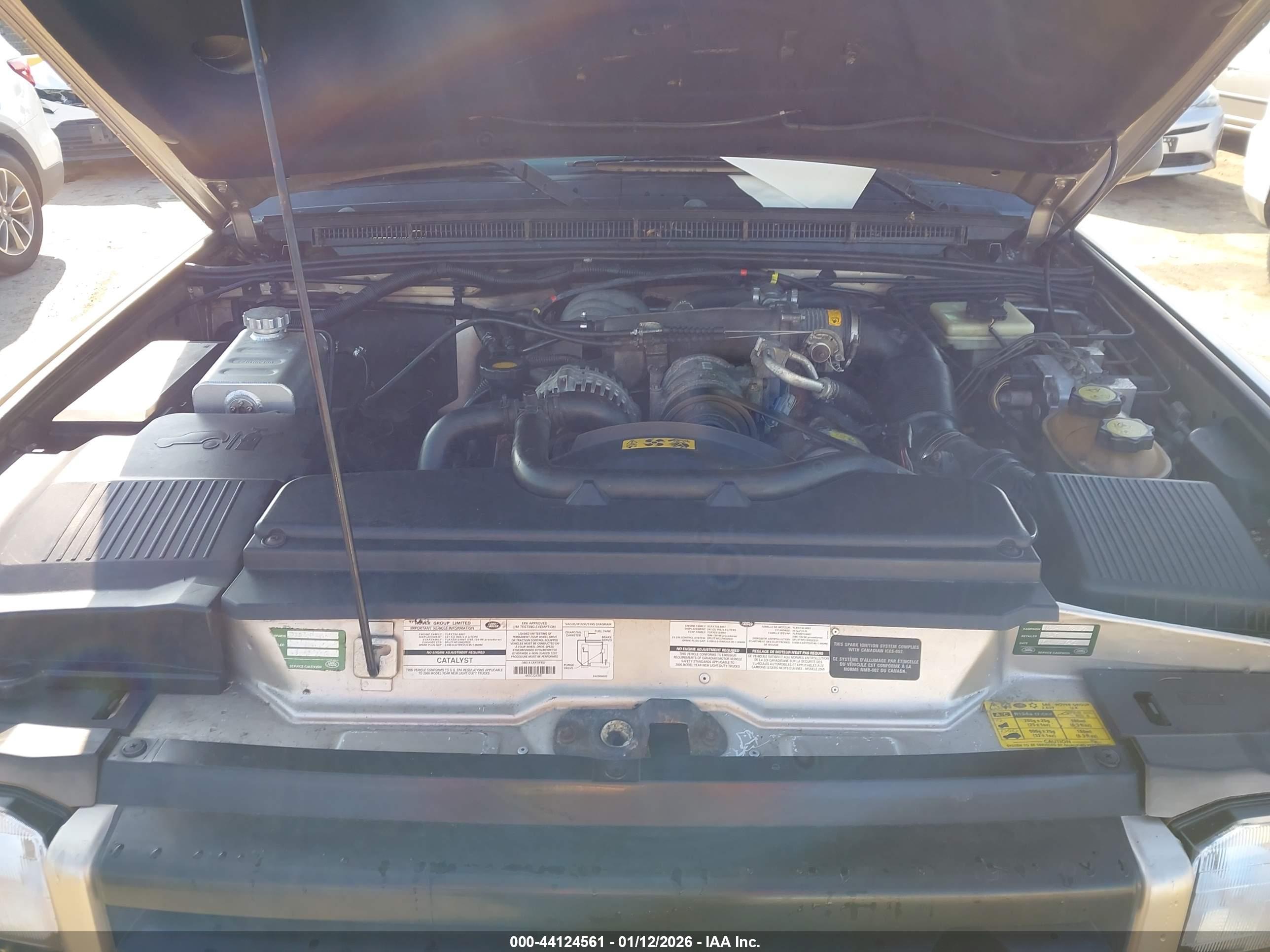 LAND ROVER image 10