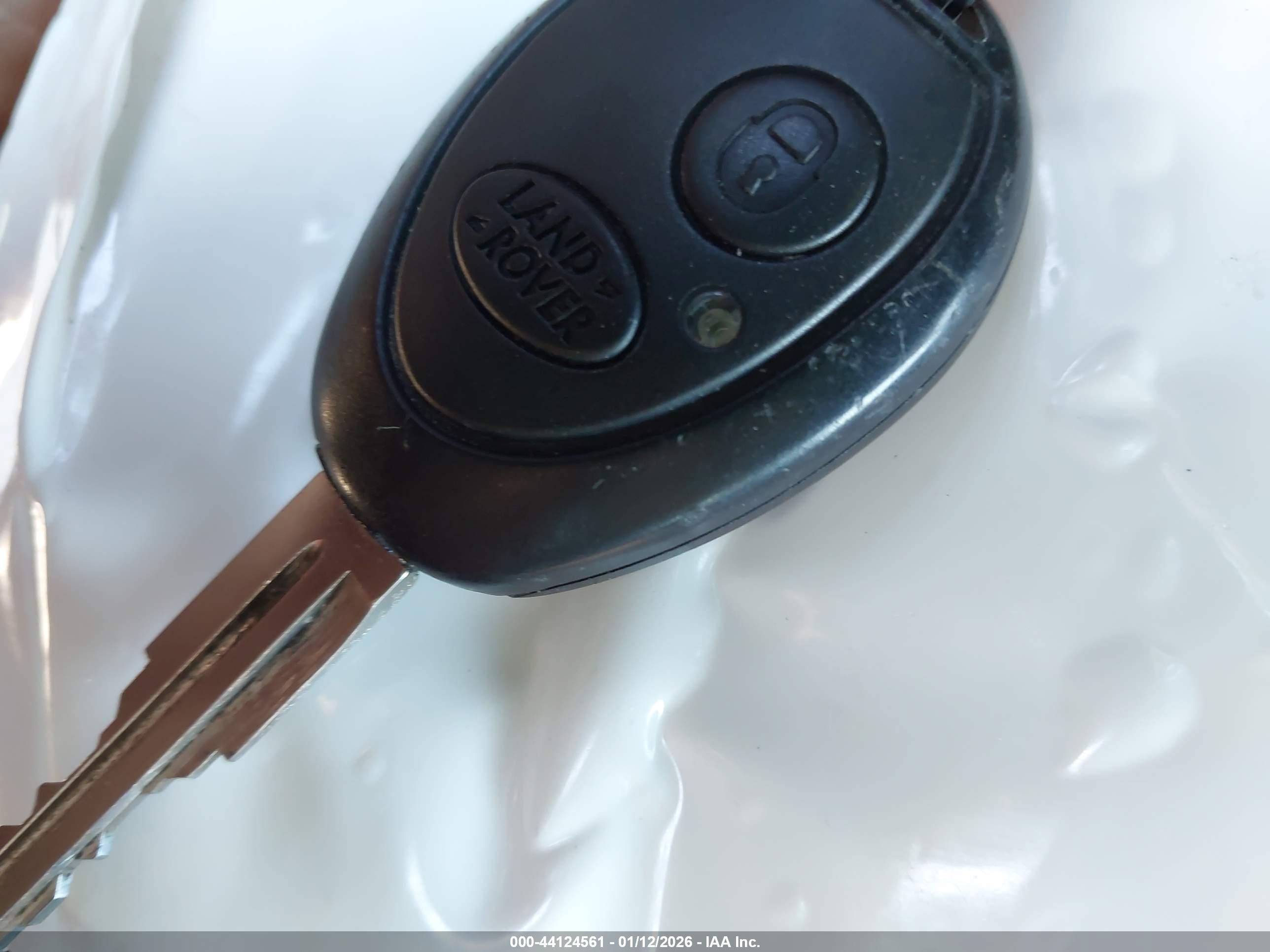 LAND ROVER image 11