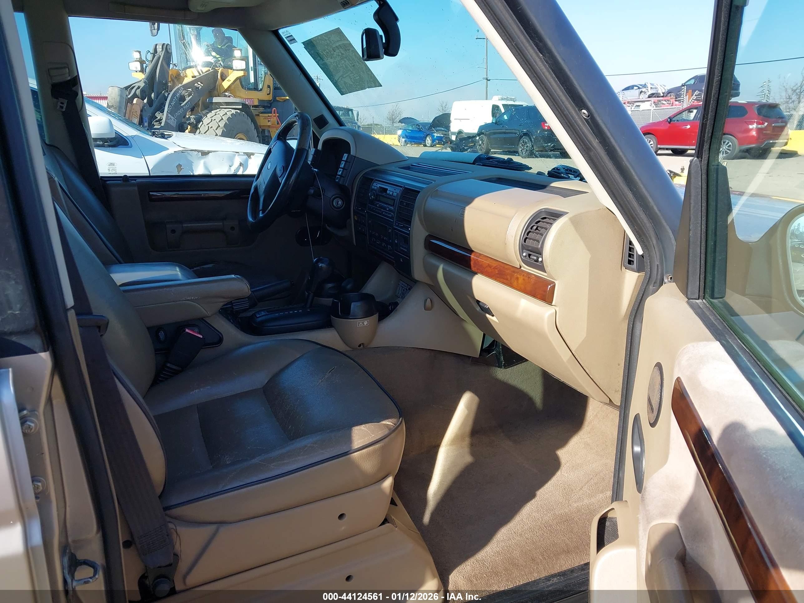 LAND ROVER image 5