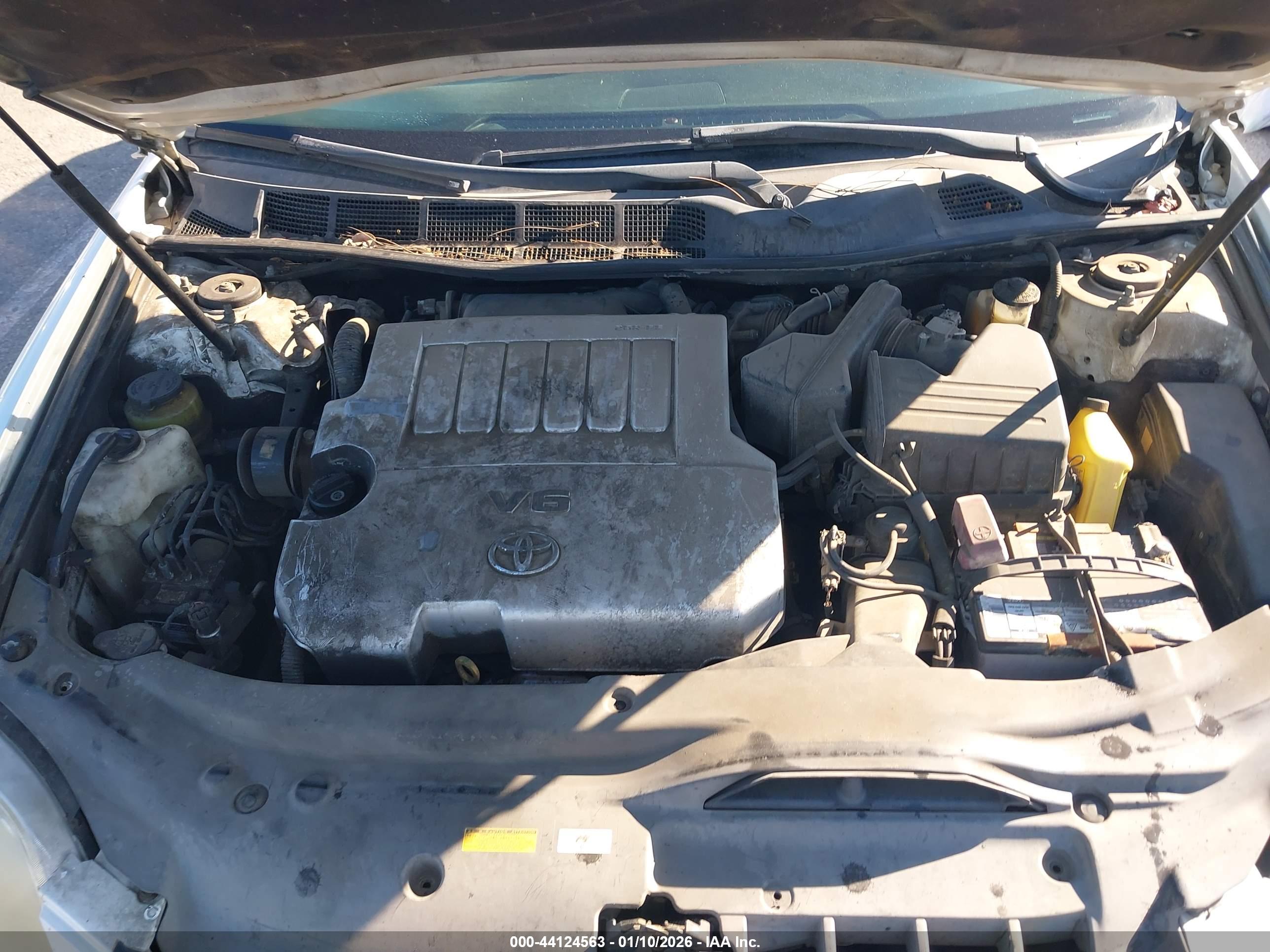 TOYOTA AVALON image 10