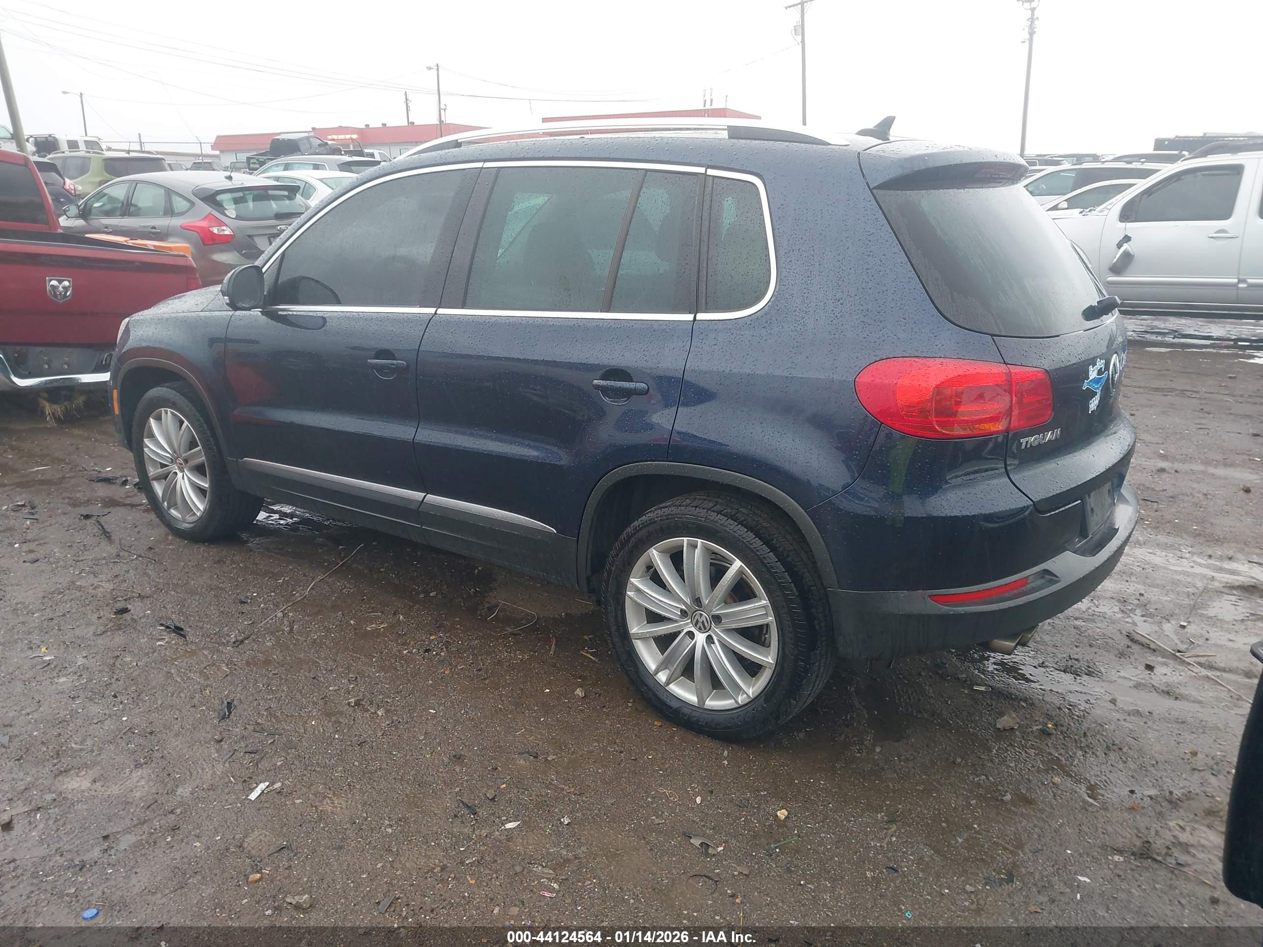 VOLKSWAGEN TIGUAN image 3