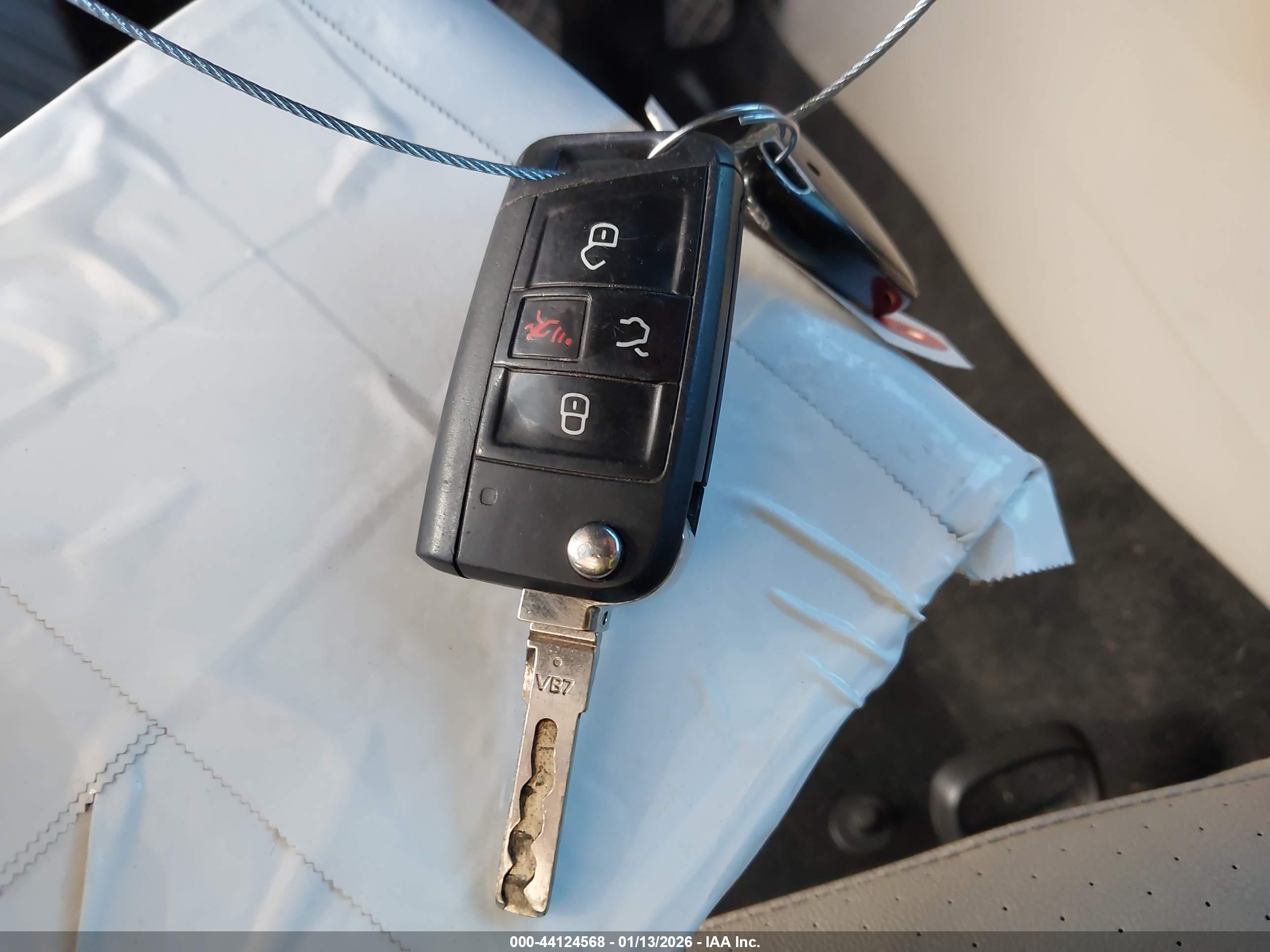 VOLKSWAGEN GOLF image 11
