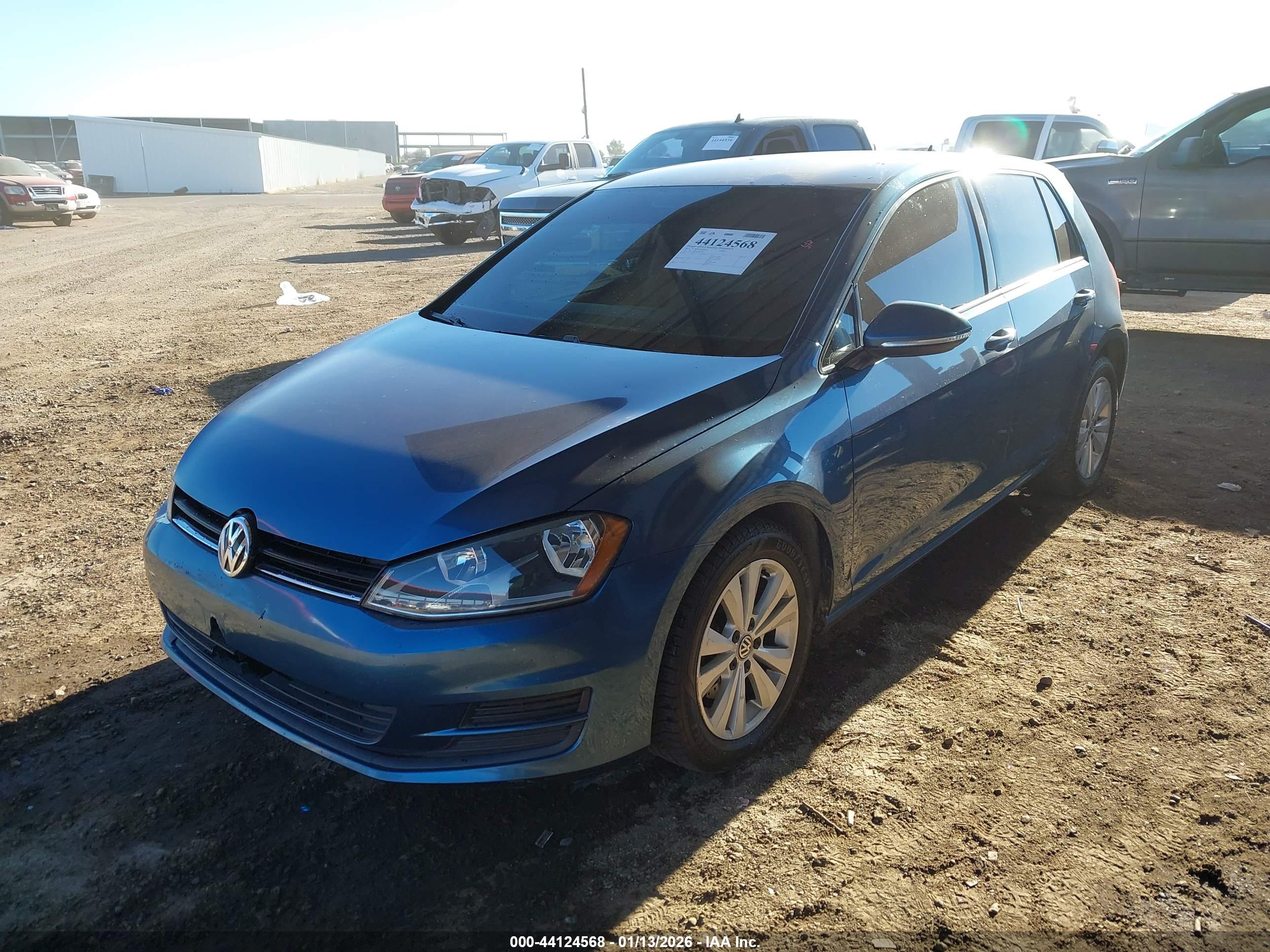 VOLKSWAGEN GOLF image 2